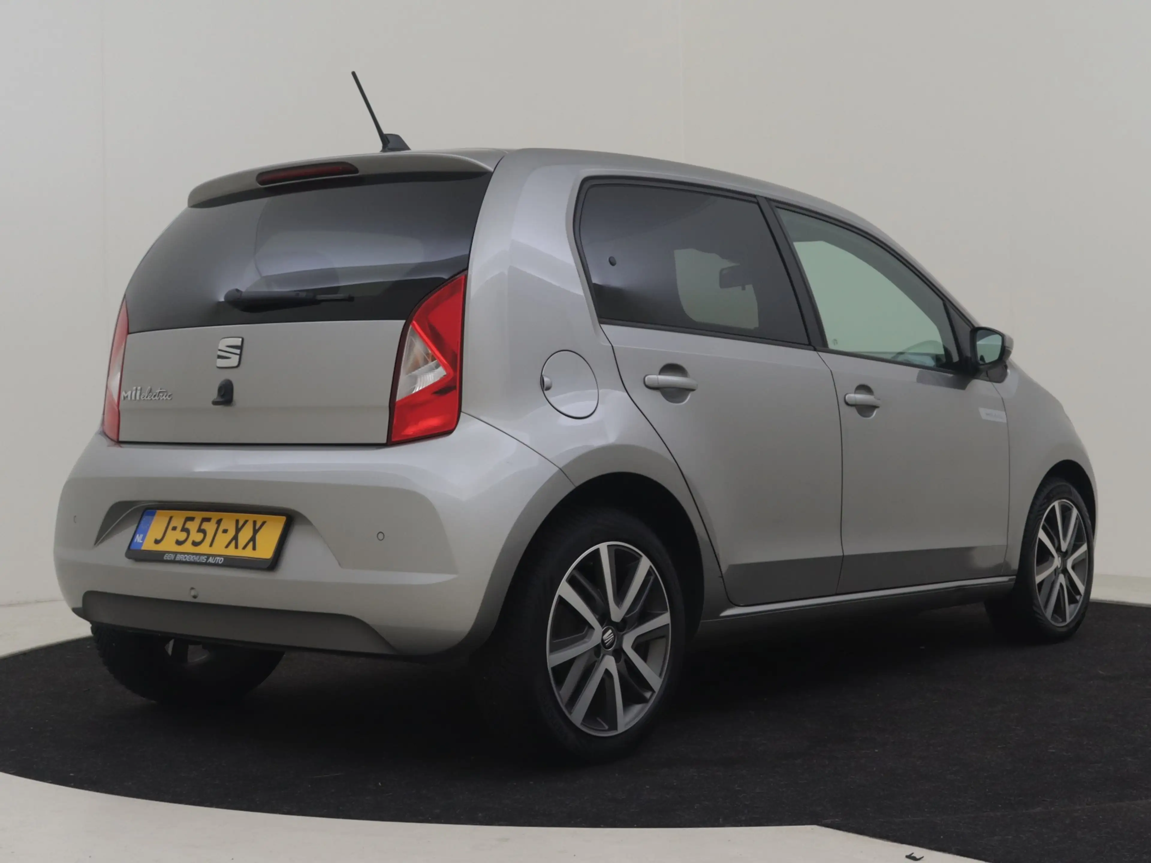 SEAT Mii Electric electric Plus l Stoelverwarming l Cr Cont — photo 3