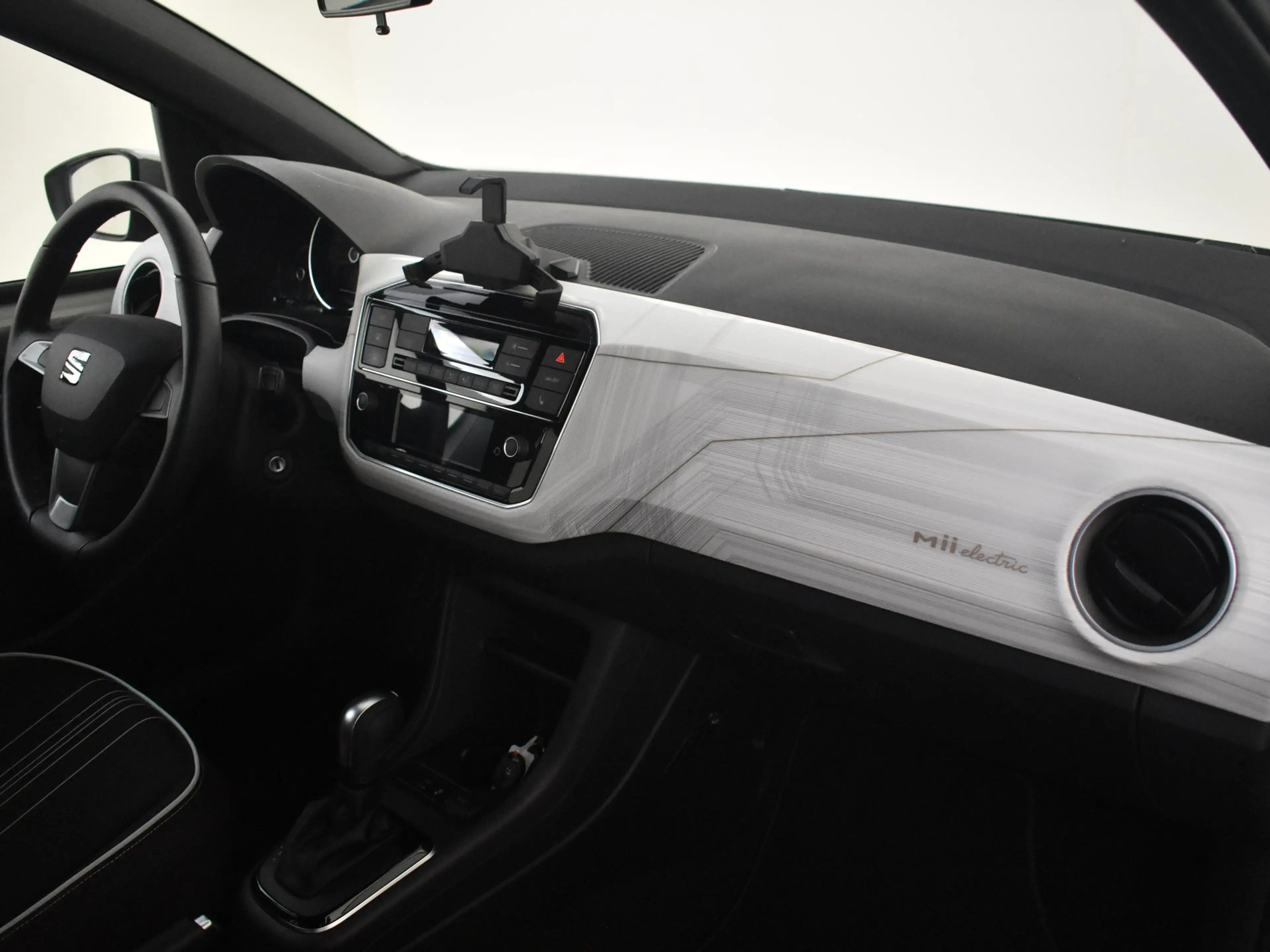 SEAT Mii Electric electric Plus l Stoelverwarming l Cr Cont — photo 6