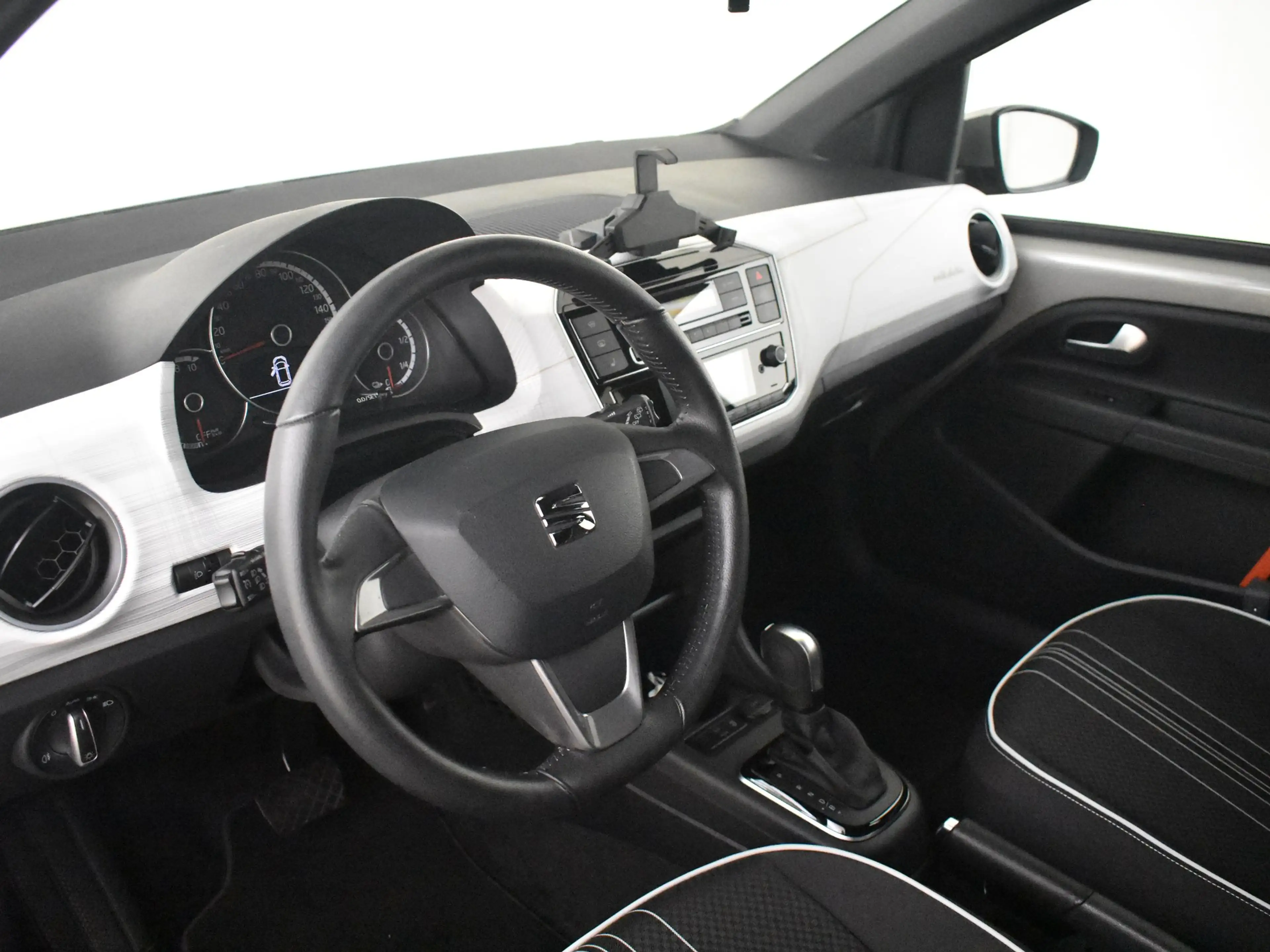 SEAT Mii Electric electric Plus l Stoelverwarming l Cr Cont — photo 4