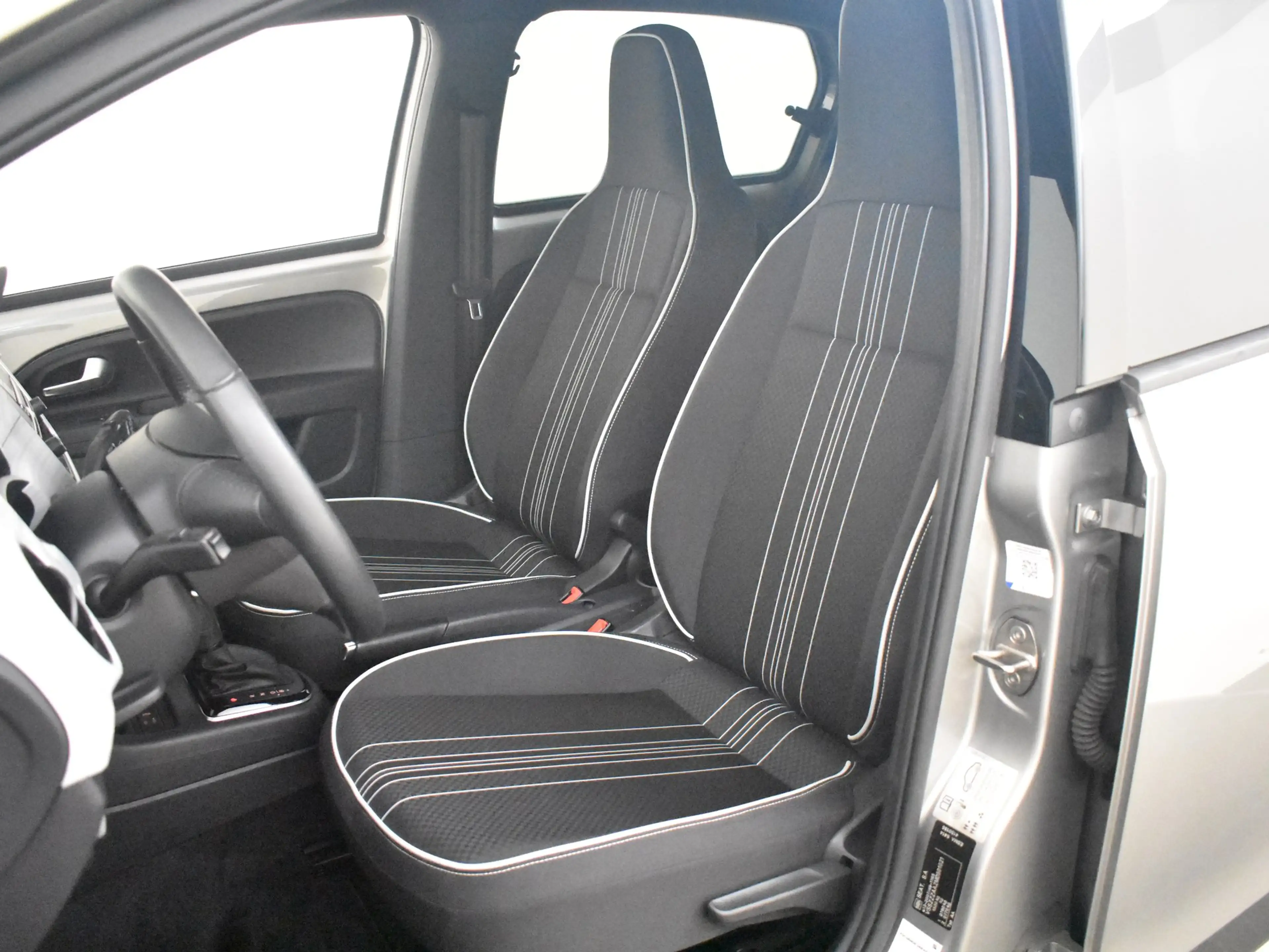 SEAT Mii Electric electric Plus l Stoelverwarming l Cr Cont — photo 10