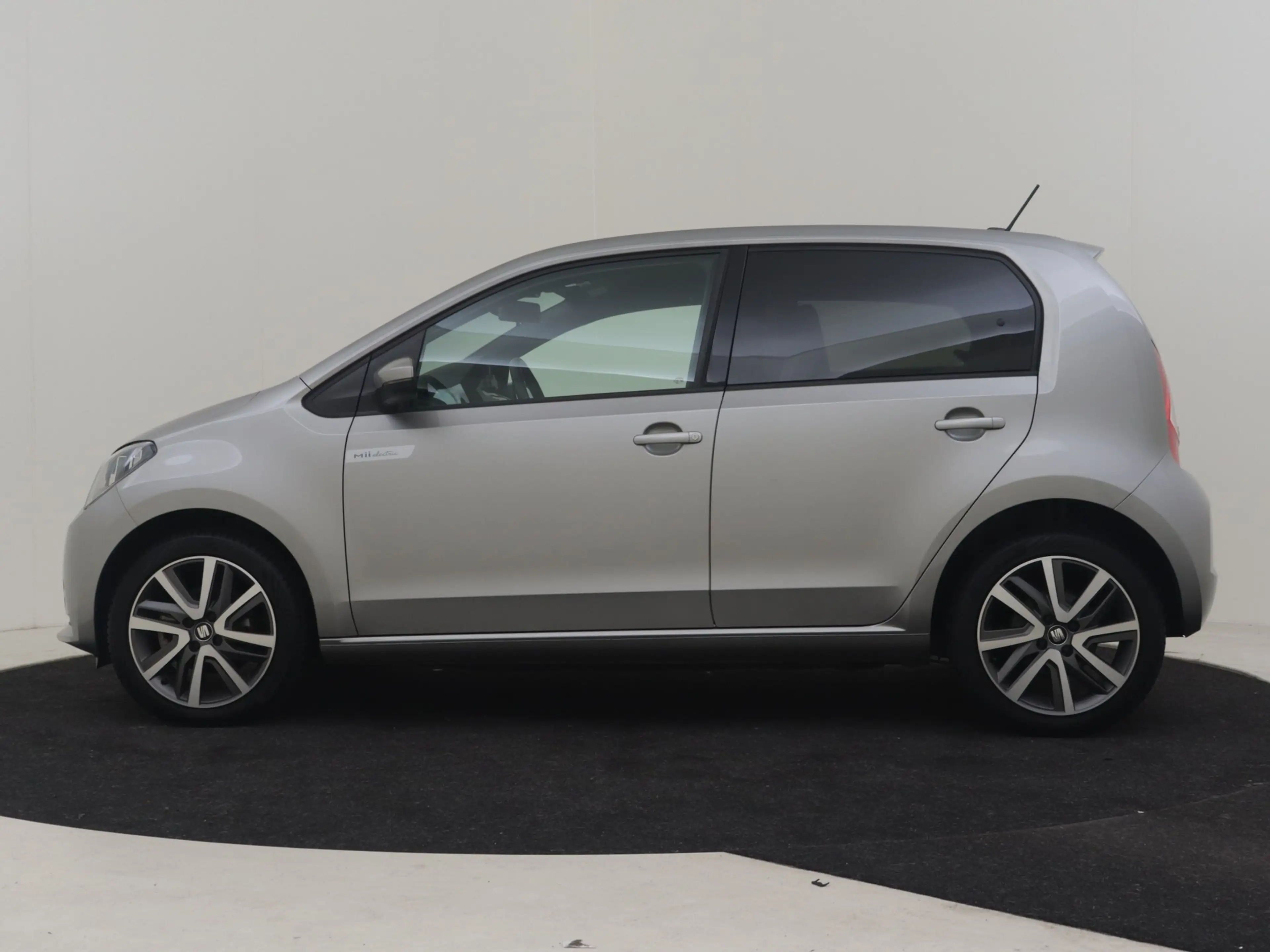 SEAT Mii Electric electric Plus l Stoelverwarming l Cr Cont — photo 2
