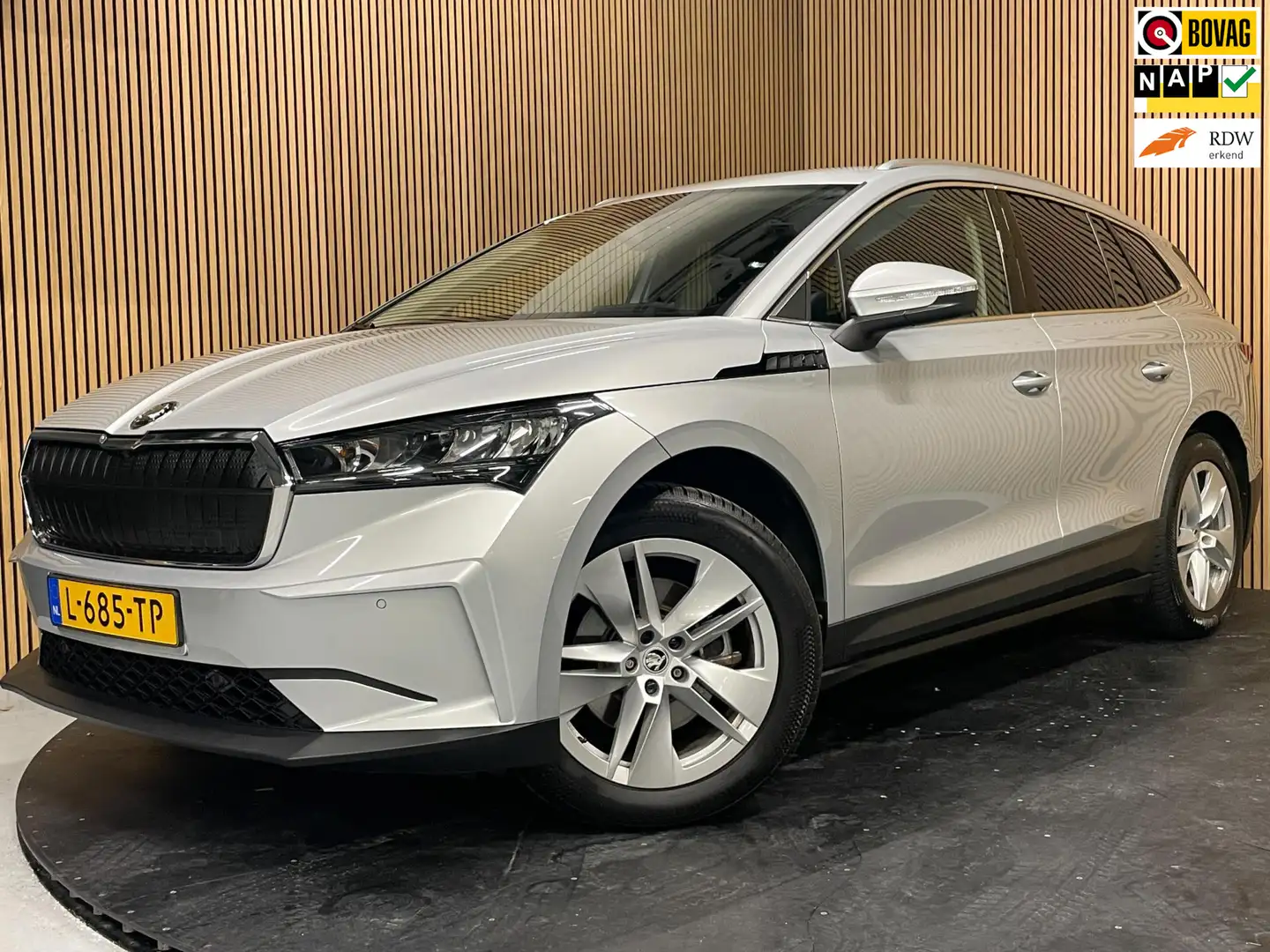 Skoda Enyaq iV 80|GROTE ACCU|VOLLEDER|AMBIENT|CARPLAY|CAMERA|N Gris - 1