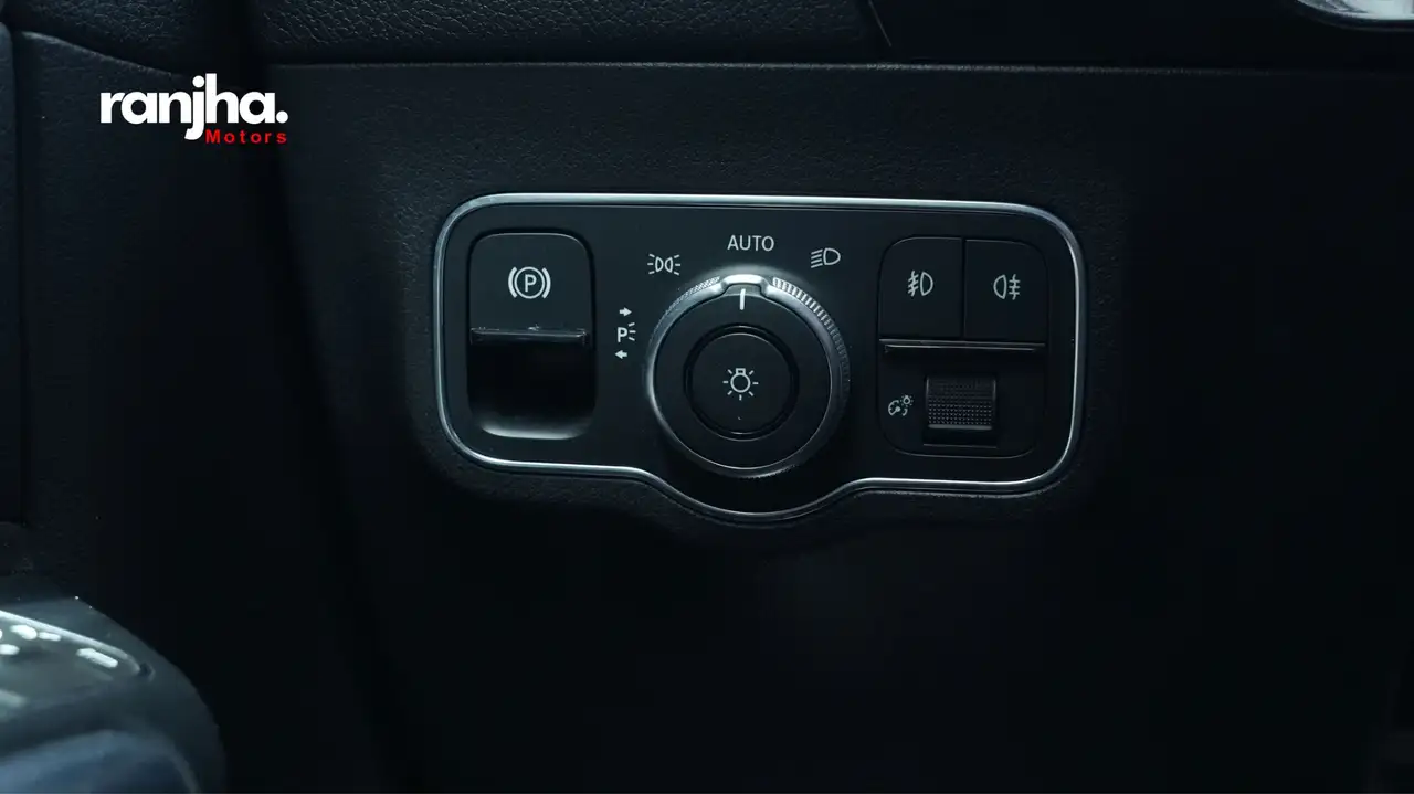Mercedes-Benz GLA снимка Mercedes-Benz GLA