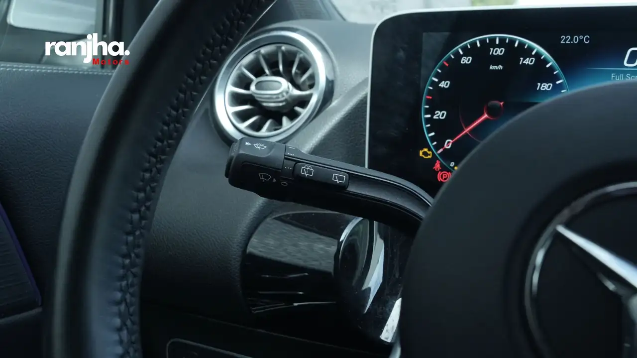 Mercedes-Benz GLA снимка Mercedes-Benz GLA