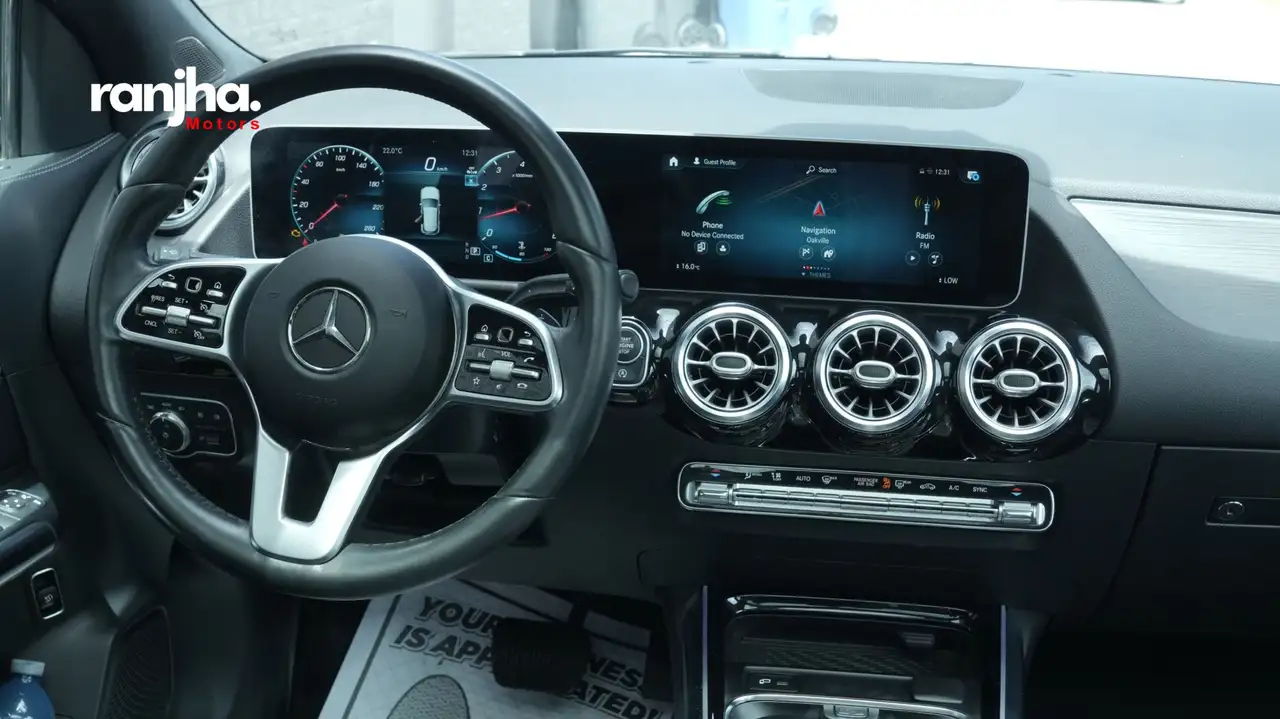 Mercedes-Benz GLA снимка Mercedes-Benz GLA