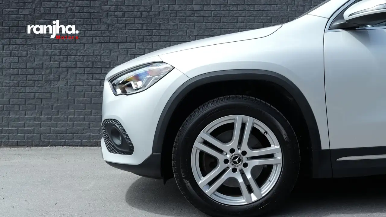 Mercedes-Benz GLA снимка Mercedes-Benz GLA