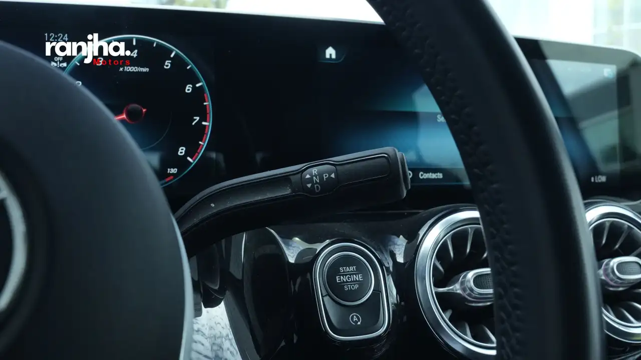Mercedes-Benz GLA снимка Mercedes-Benz GLA