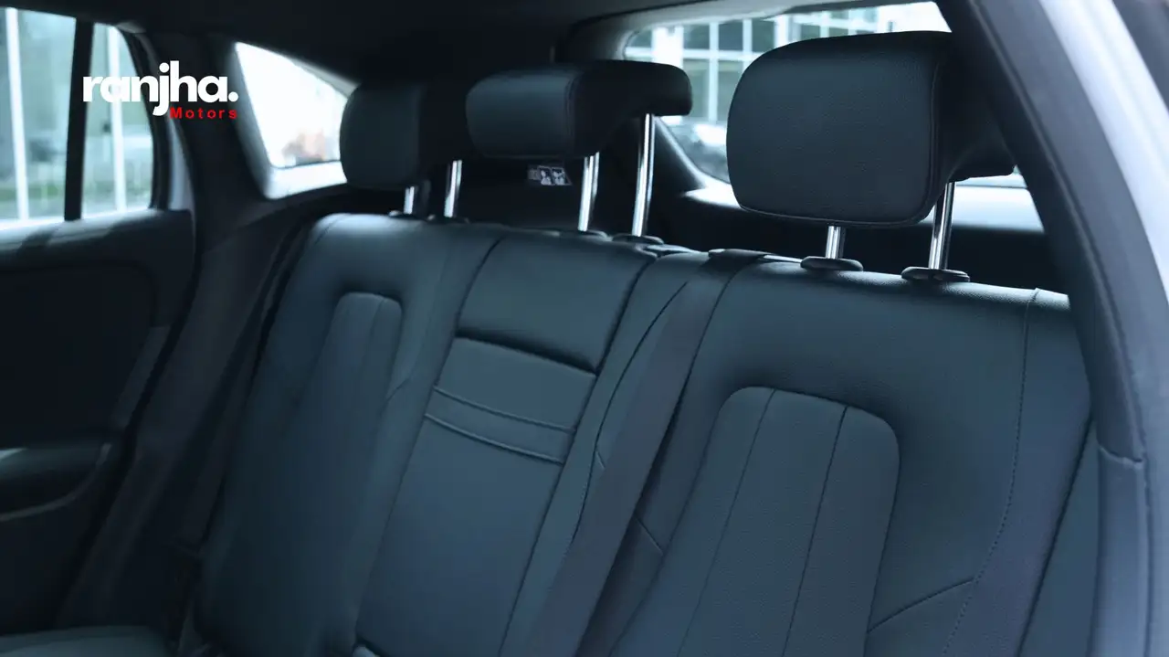 Mercedes-Benz GLA снимка Mercedes-Benz GLA