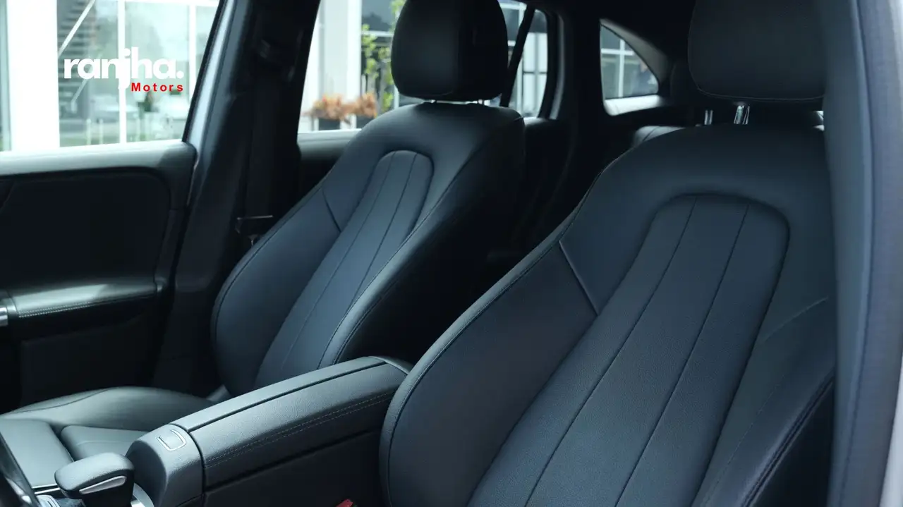 Mercedes-Benz GLA снимка Mercedes-Benz GLA
