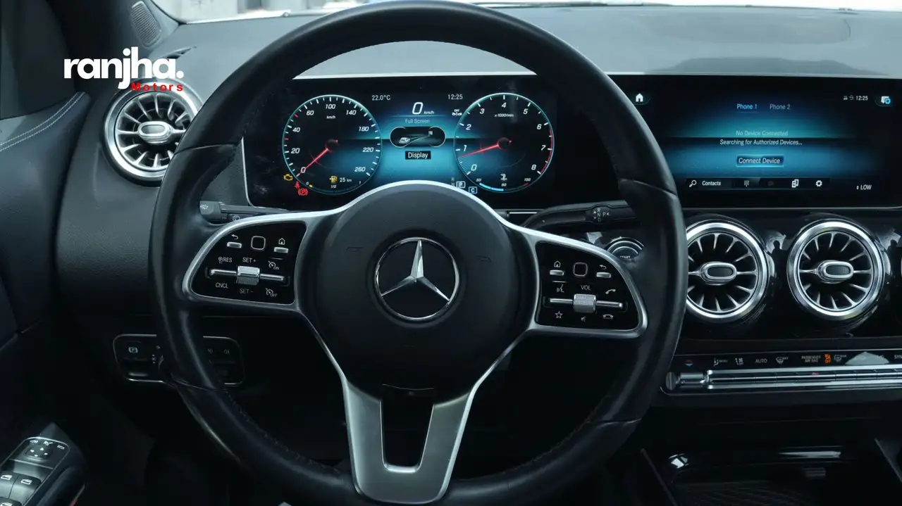Mercedes-Benz GLA снимка Mercedes-Benz GLA