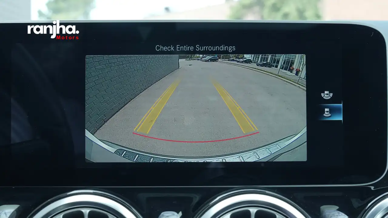 Mercedes-Benz GLA снимка Mercedes-Benz GLA