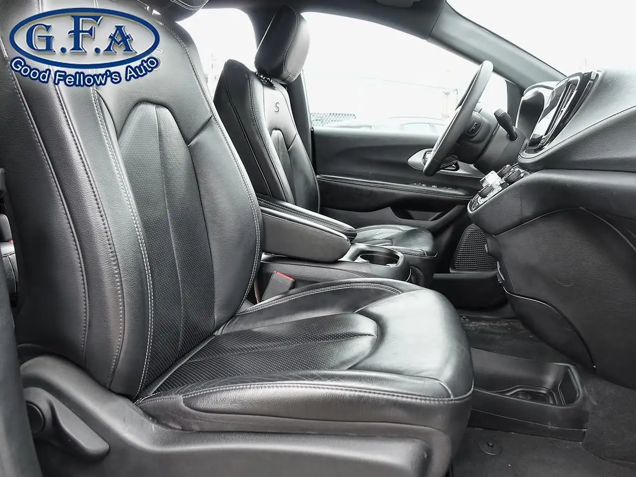 Chrysler Pacifica снимка Chrysler Pacifica