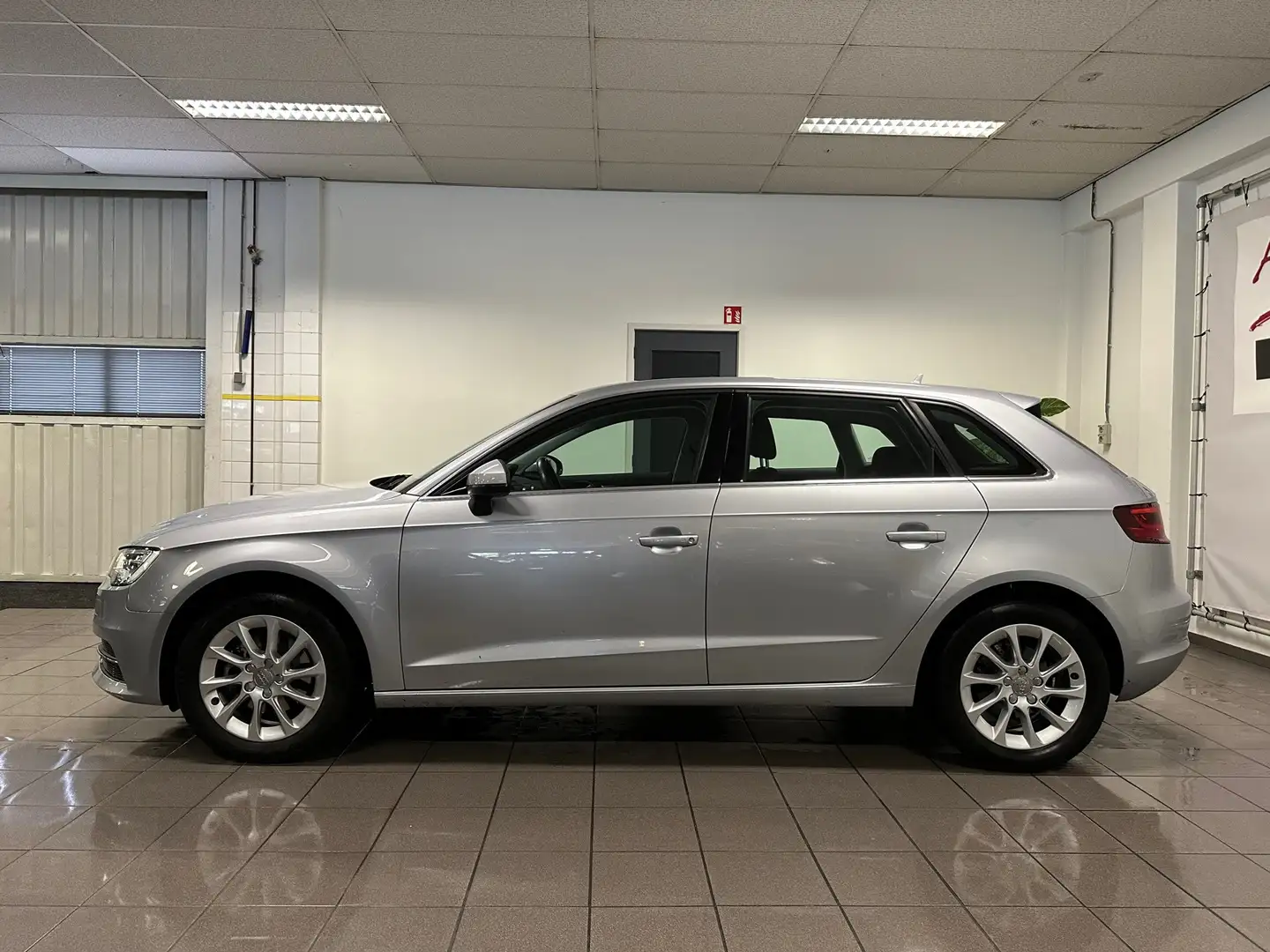 Audi A3 Sportback 1.2 TFSI Attraction Pro Line plus * Xeno Gris - 2