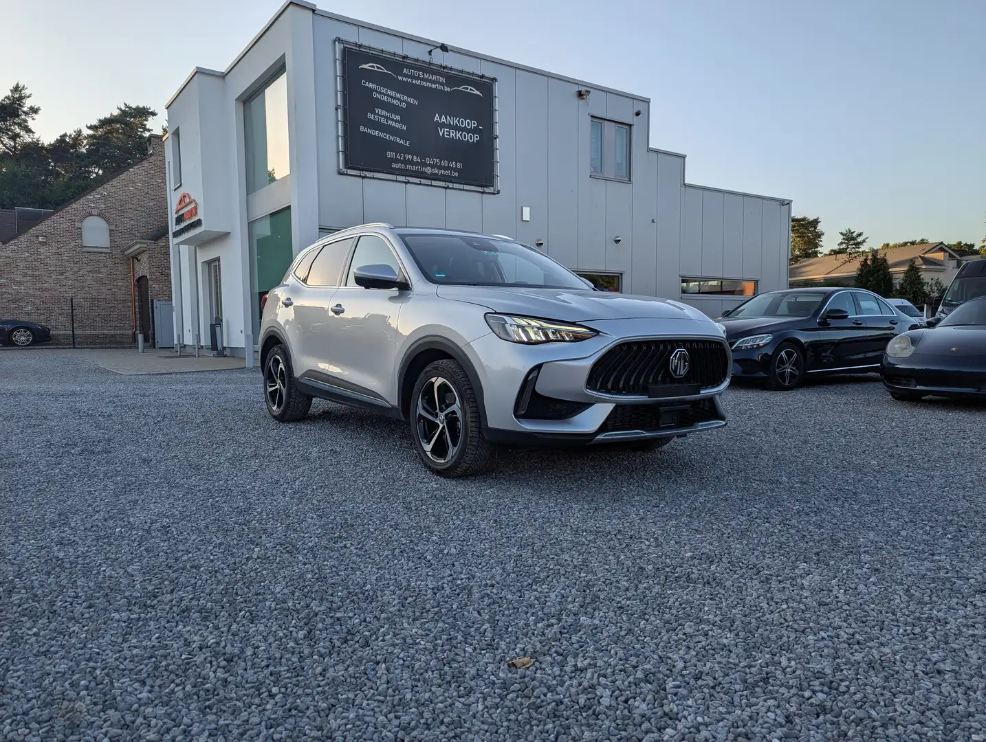 MG HS HS 1.5T-GDI Aut. Luxury PANO/LEER/CAMERA/CARPLAY Zilver - 1