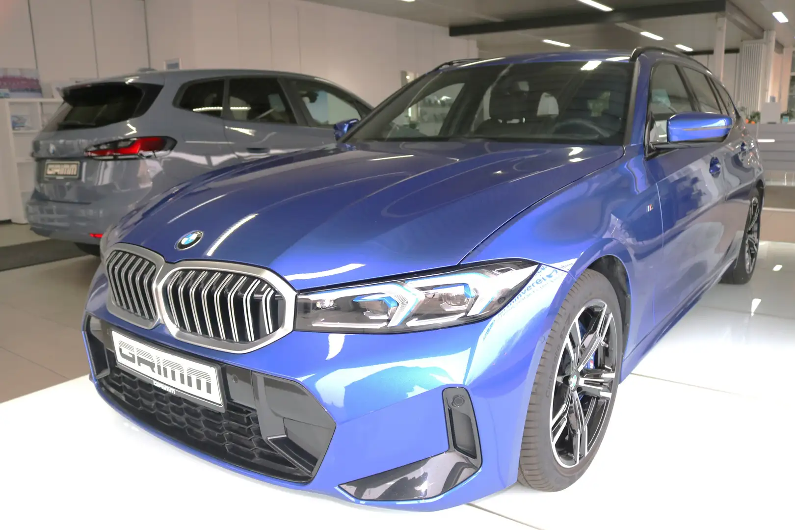 BMW 318 i Touring M Sport Head-Up RFK HiFi LED Komfzg. Bleu - 1