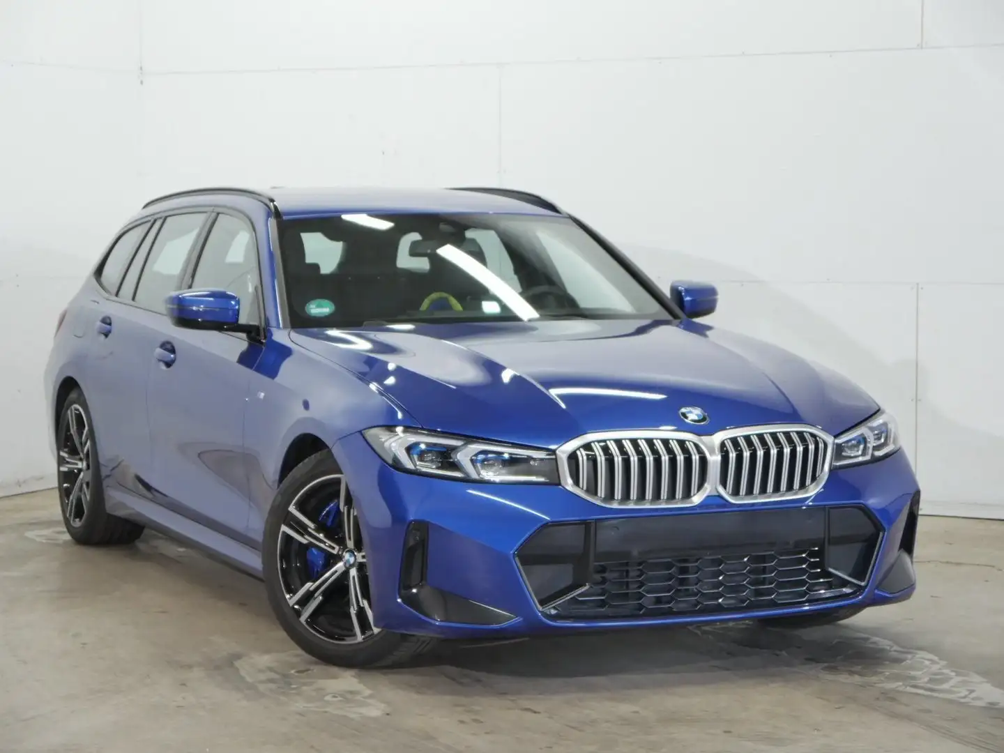 BMW 318 i M Sport M Sportpaket Head-Up HiFi DAB LED Bleu - 2