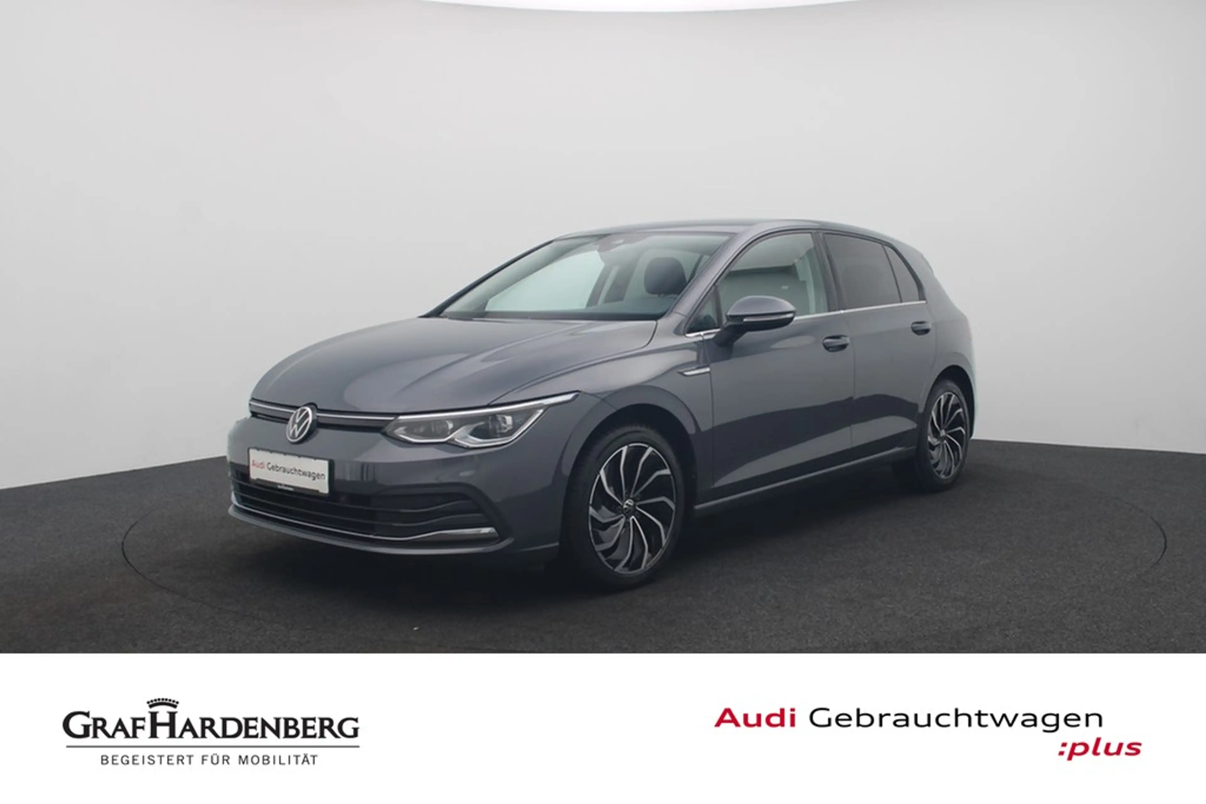 Volkswagen Golf VIII Lim. 1.5 eTSI DSG Style Matrix Navi ACC