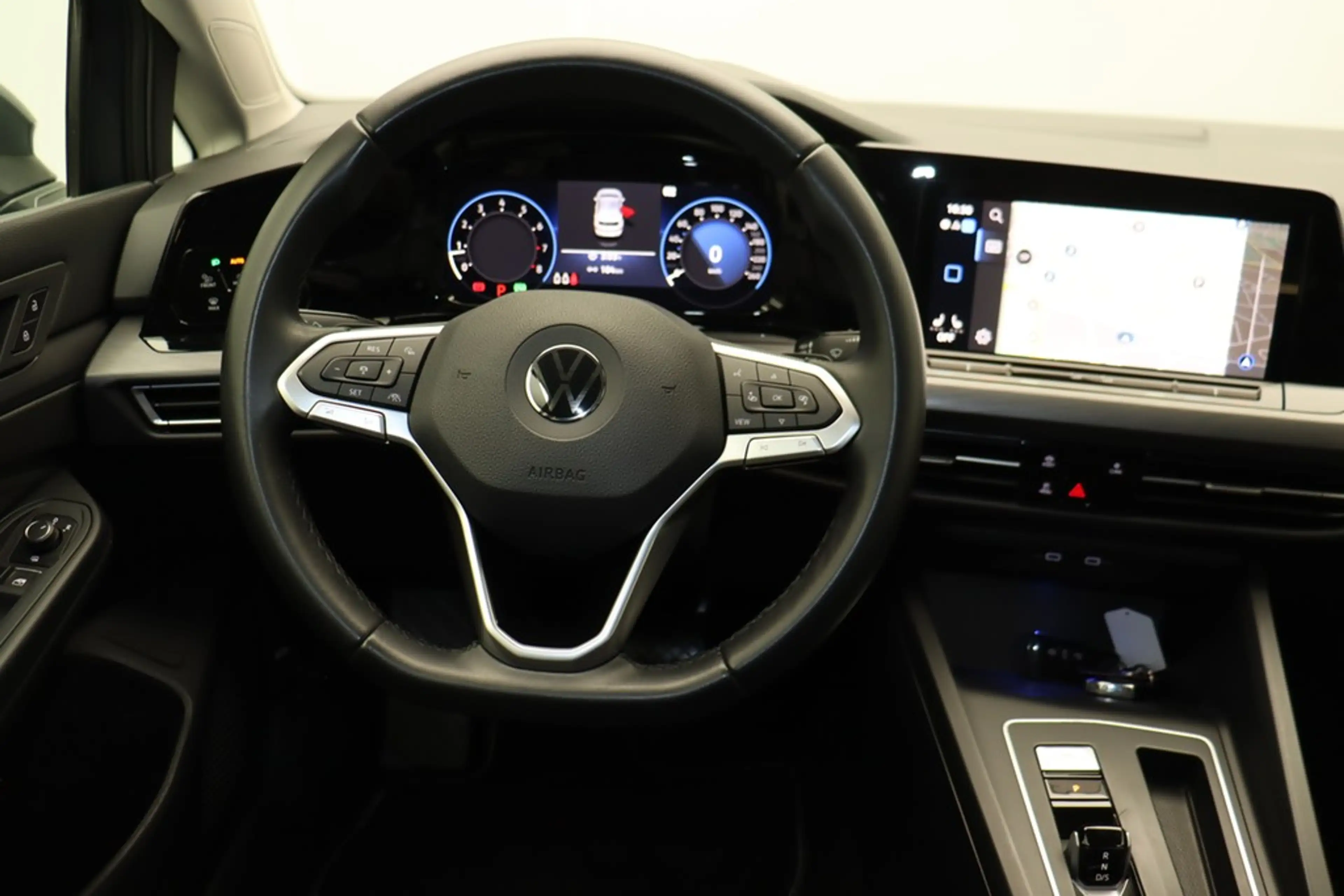Volkswagen Golf VIII Lim. 1.5 eTSI DSG Style Matrix Navi ACC — photo 15