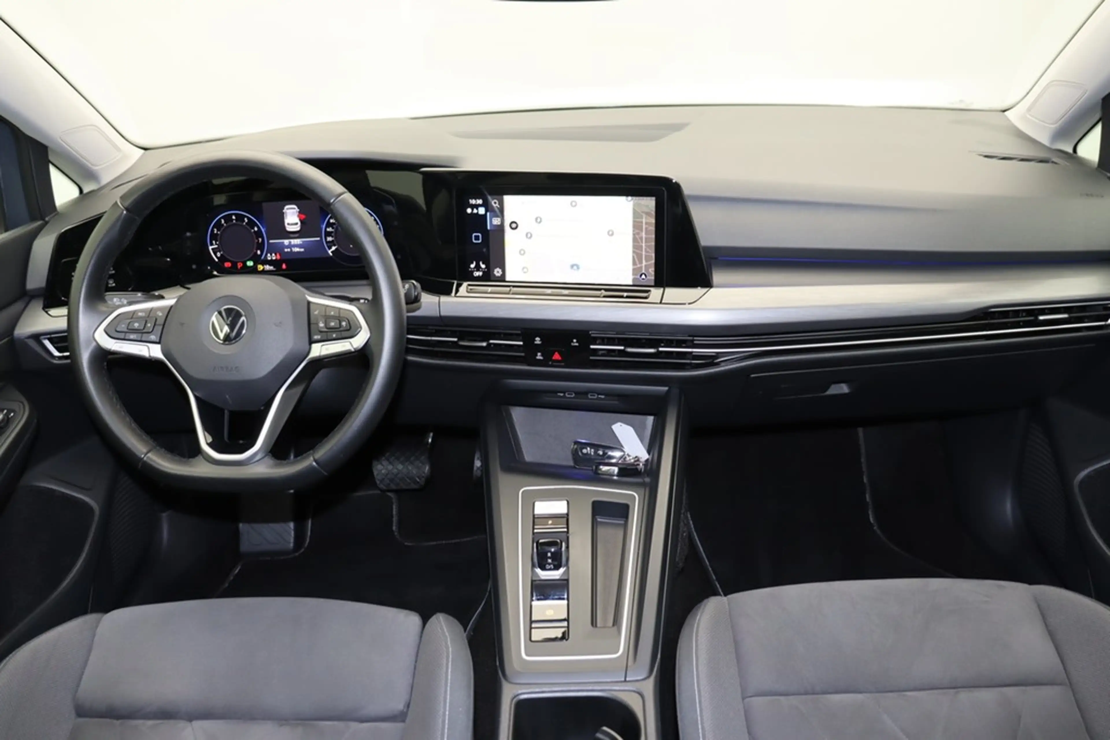 Volkswagen Golf VIII Lim. 1.5 eTSI DSG Style Matrix Navi ACC — photo 14