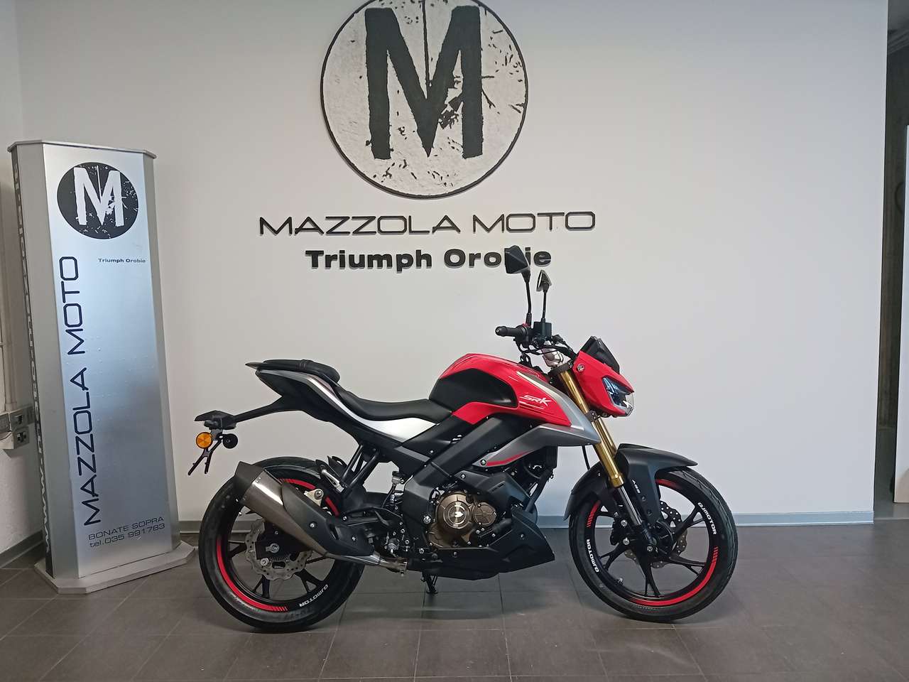 QJ Motor SRK 125 S colorazione Rosso-Grigio