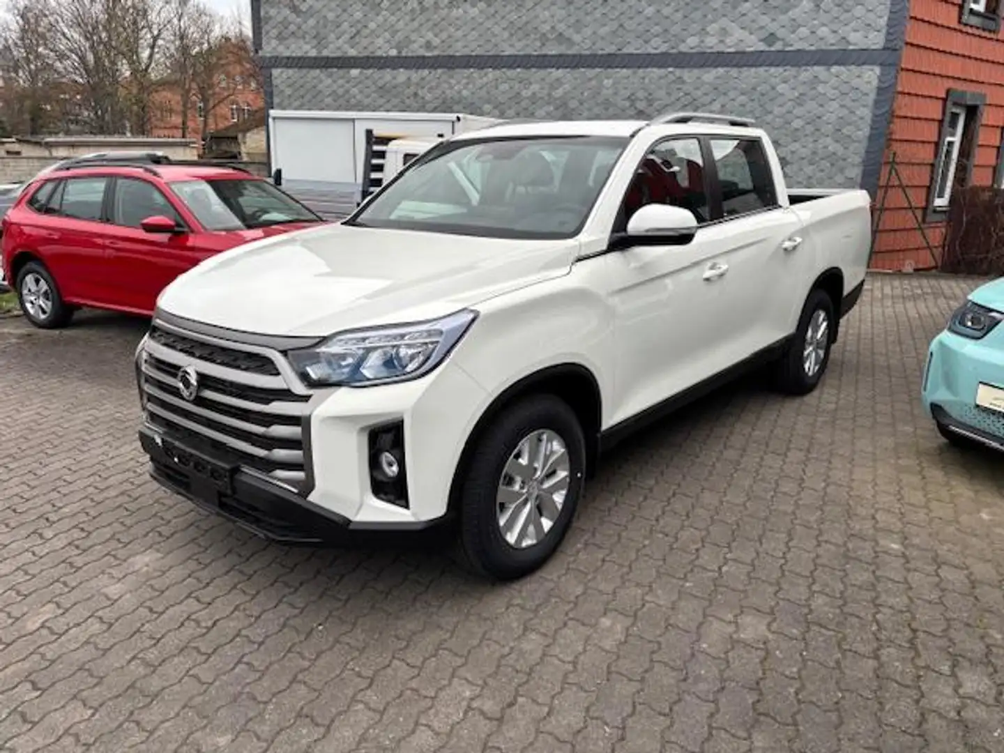 KGM Musso GRAND 2.2D 4x4 CORE+AHK3.000kg+5J.GARANTIE White - 2