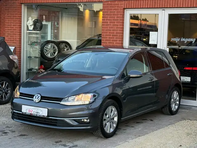 Volkswagen Golf view 5