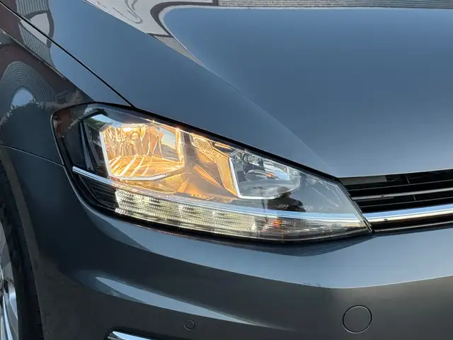Volkswagen Golf view 9