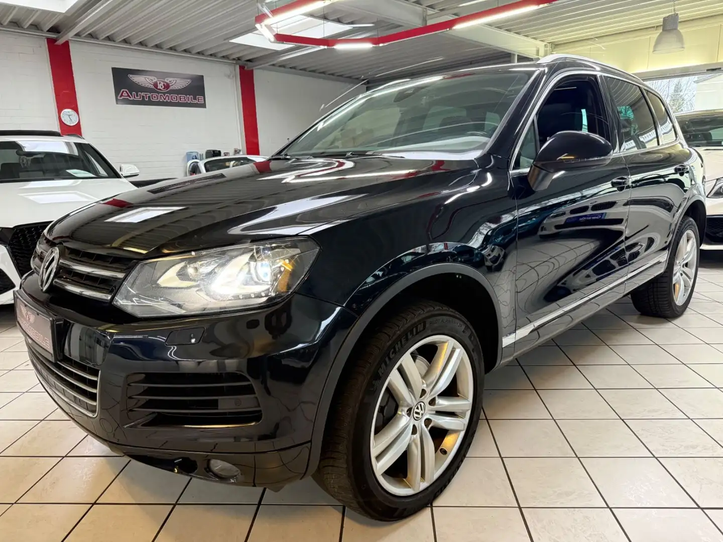 Volkswagen Touareg V8 4.2TDI PANORAMA 360°KAMERA ALLRAD AHK Schwarz - 1