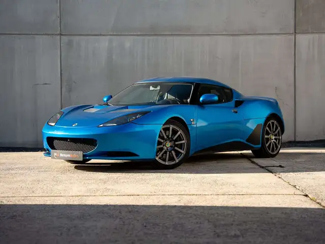 Lotus Evora IPS 2 + 2 Laser Blue Brown interior