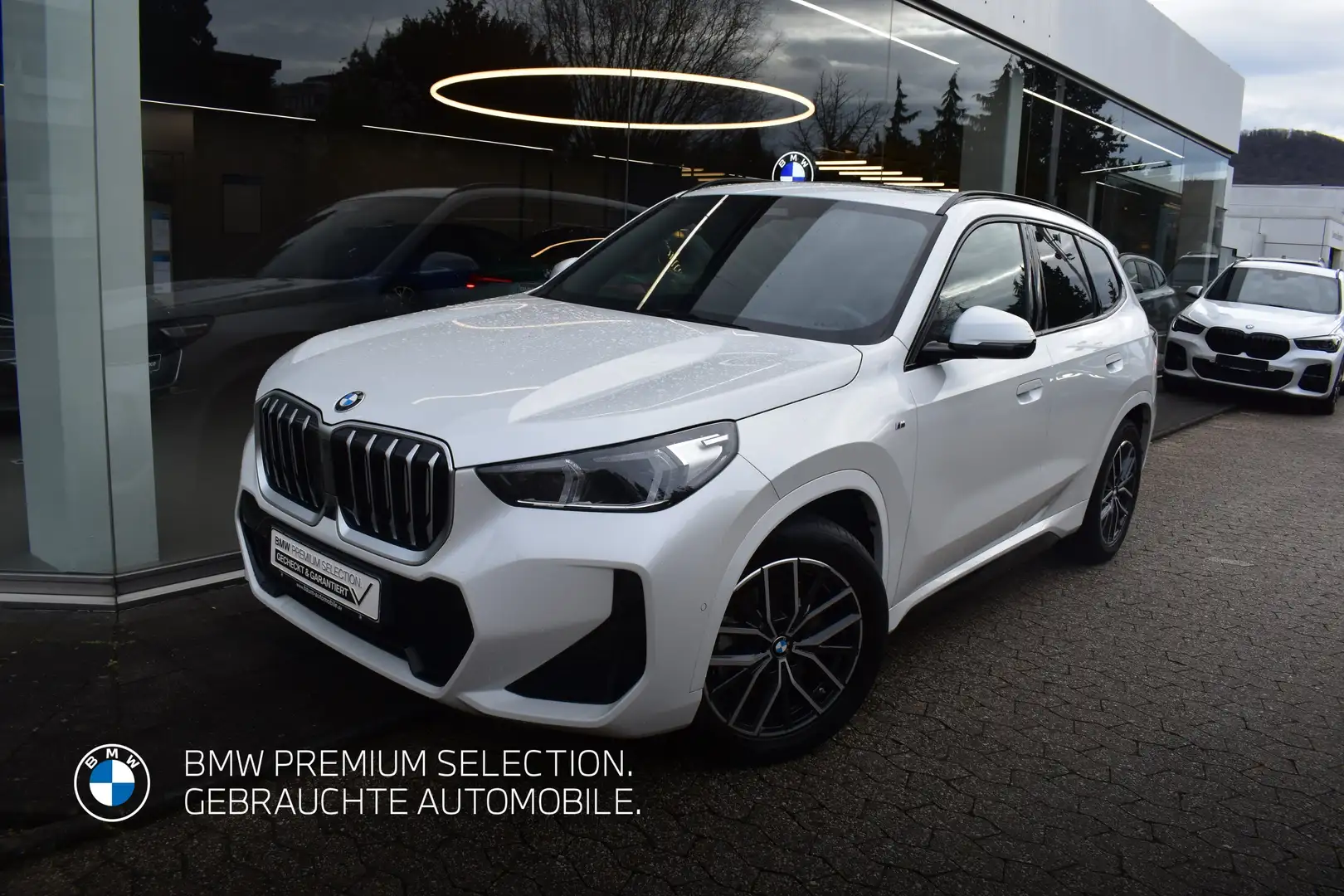 BMW X1 xDrive23i M Sportpaket Head-Up HK HiFi DAB Weiß - 1
