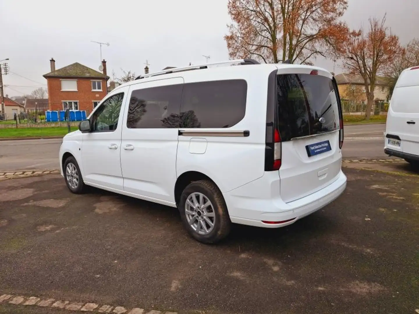 Ford Tourneo Connect 2.0 EcoBlue 122ch Titanium Weiß - 2