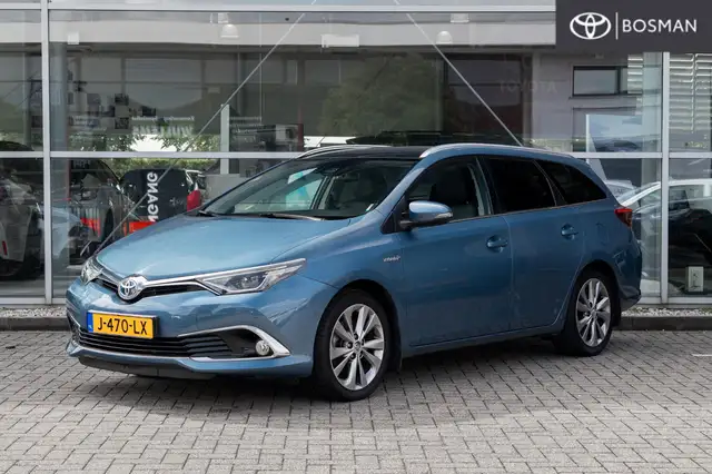 Toyota Auris Touring Sports 1.8 Hybrid Executive