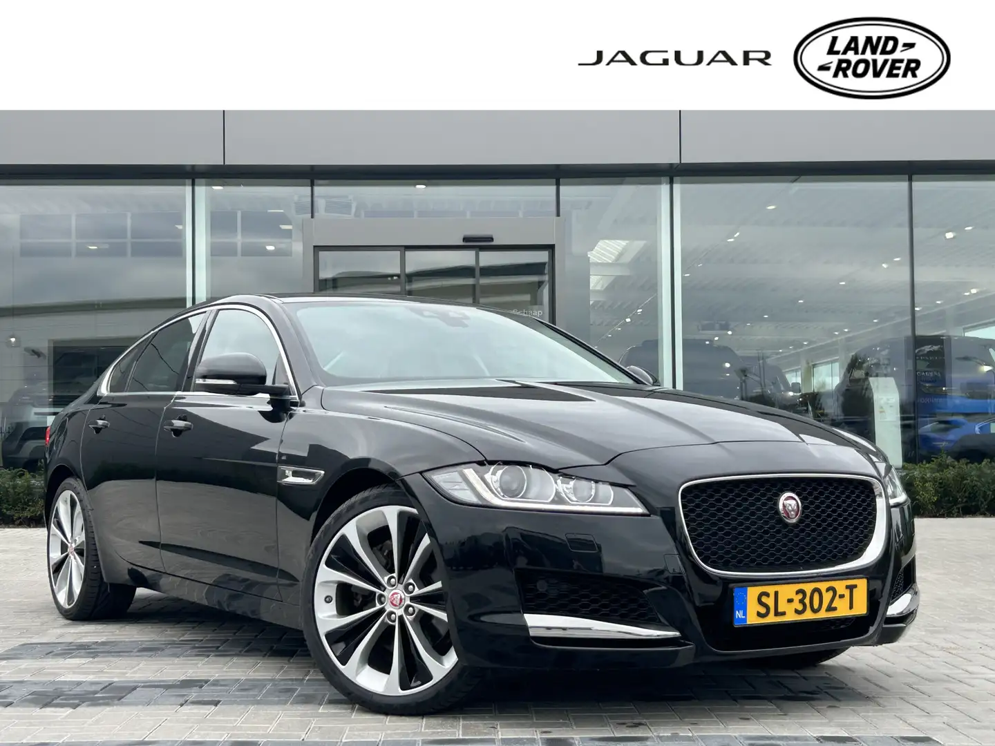 Jaguar XF 2.0 200pk Aut. RWD Portfolio | Leder | Camera | 20 Noir - 1
