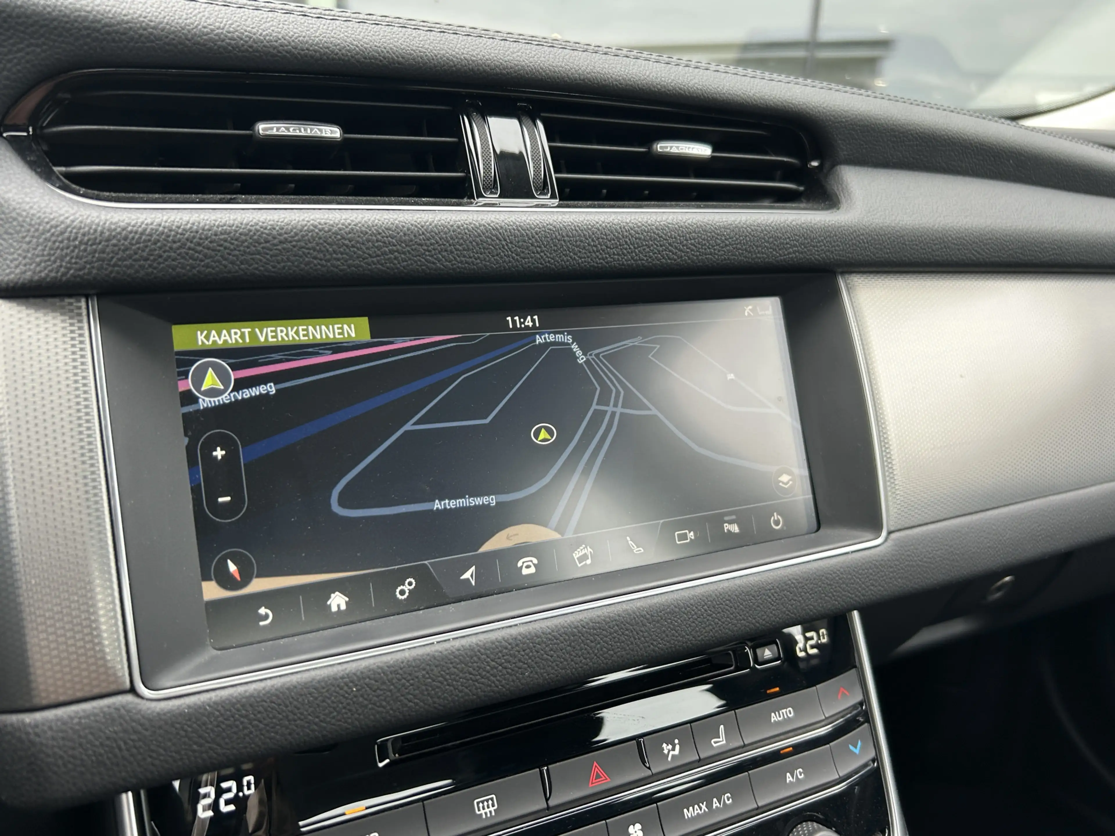 Jaguar XF 2.0 200pk Aut. Portfolio | Leder | Camera | 20'' D — photo 13