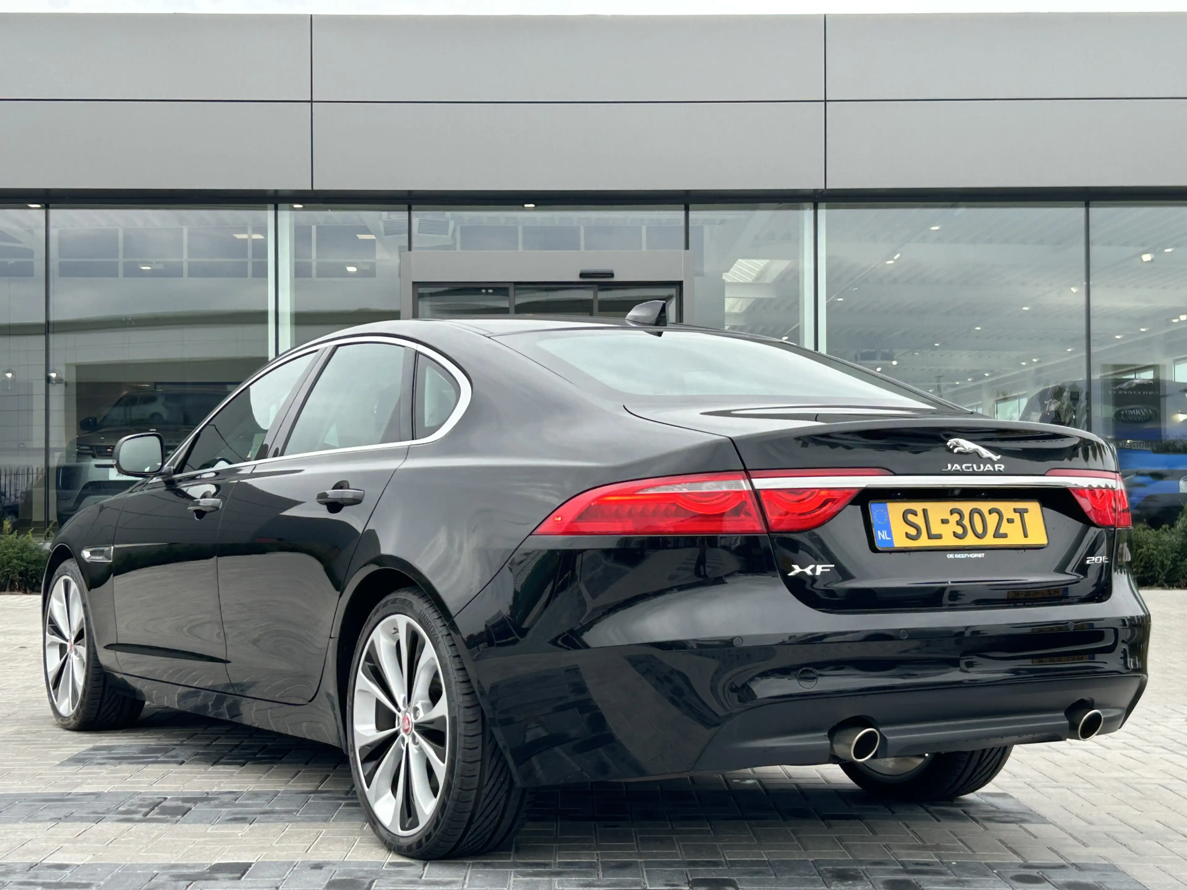 Jaguar XF 2.0 200pk Aut. Portfolio | Leder | Camera | 20'' D — photo 5