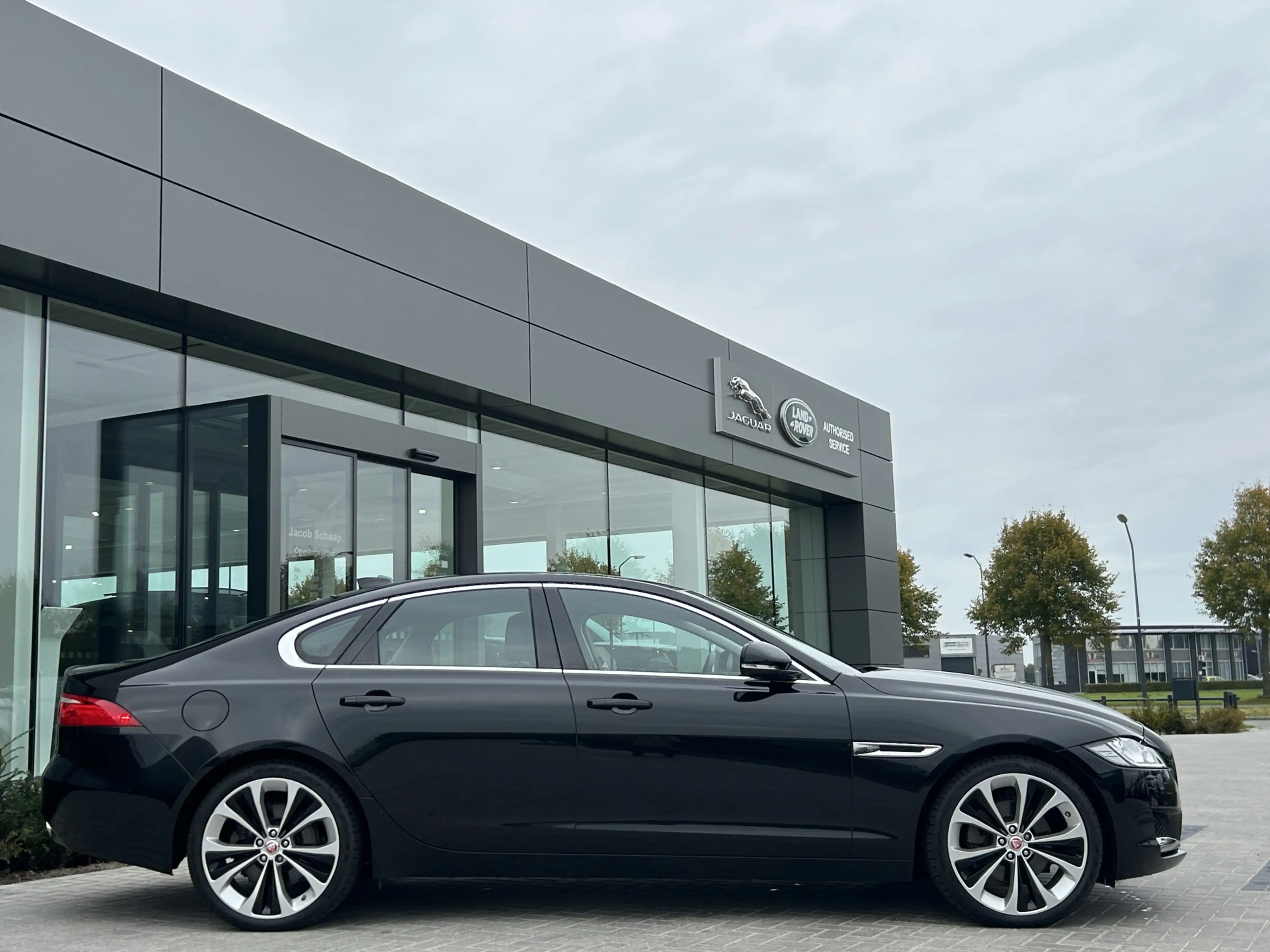 Jaguar XF 2.0 200pk Aut. Portfolio | Leder | Camera | 20'' D — photo 12