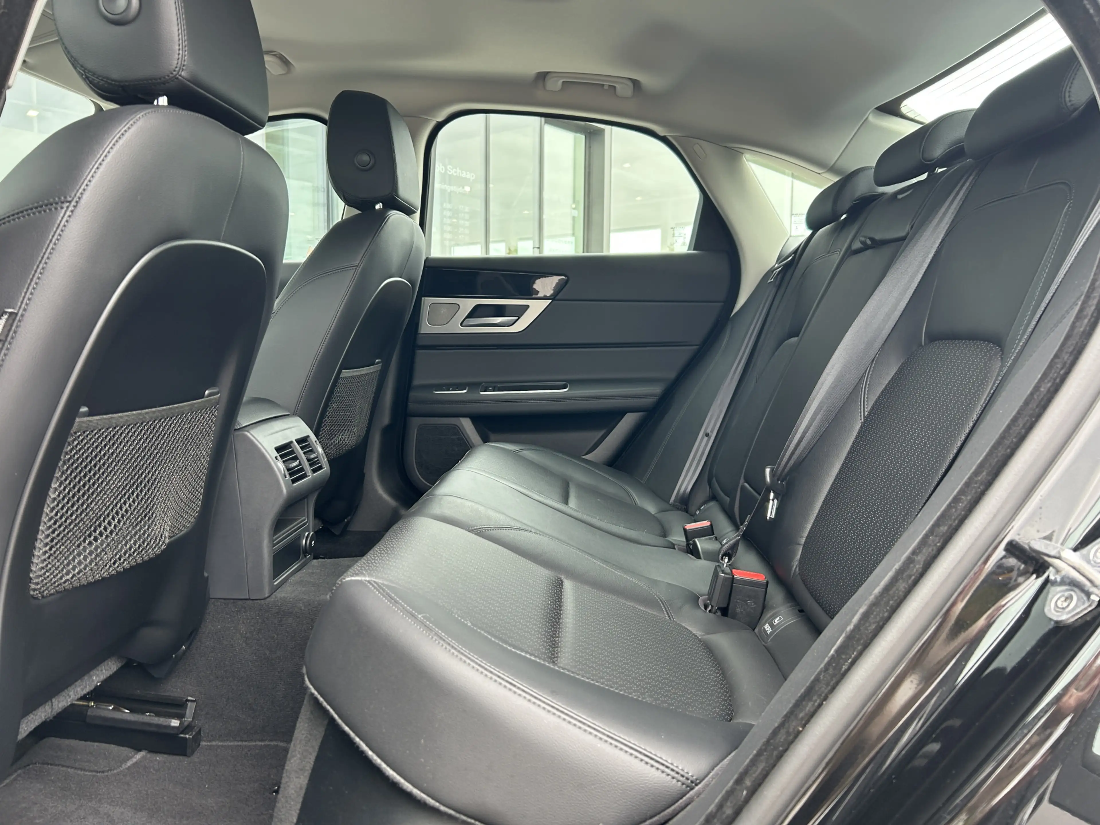 Jaguar XF 2.0 200pk Aut. Portfolio | Leder | Camera | 20'' D — photo 10