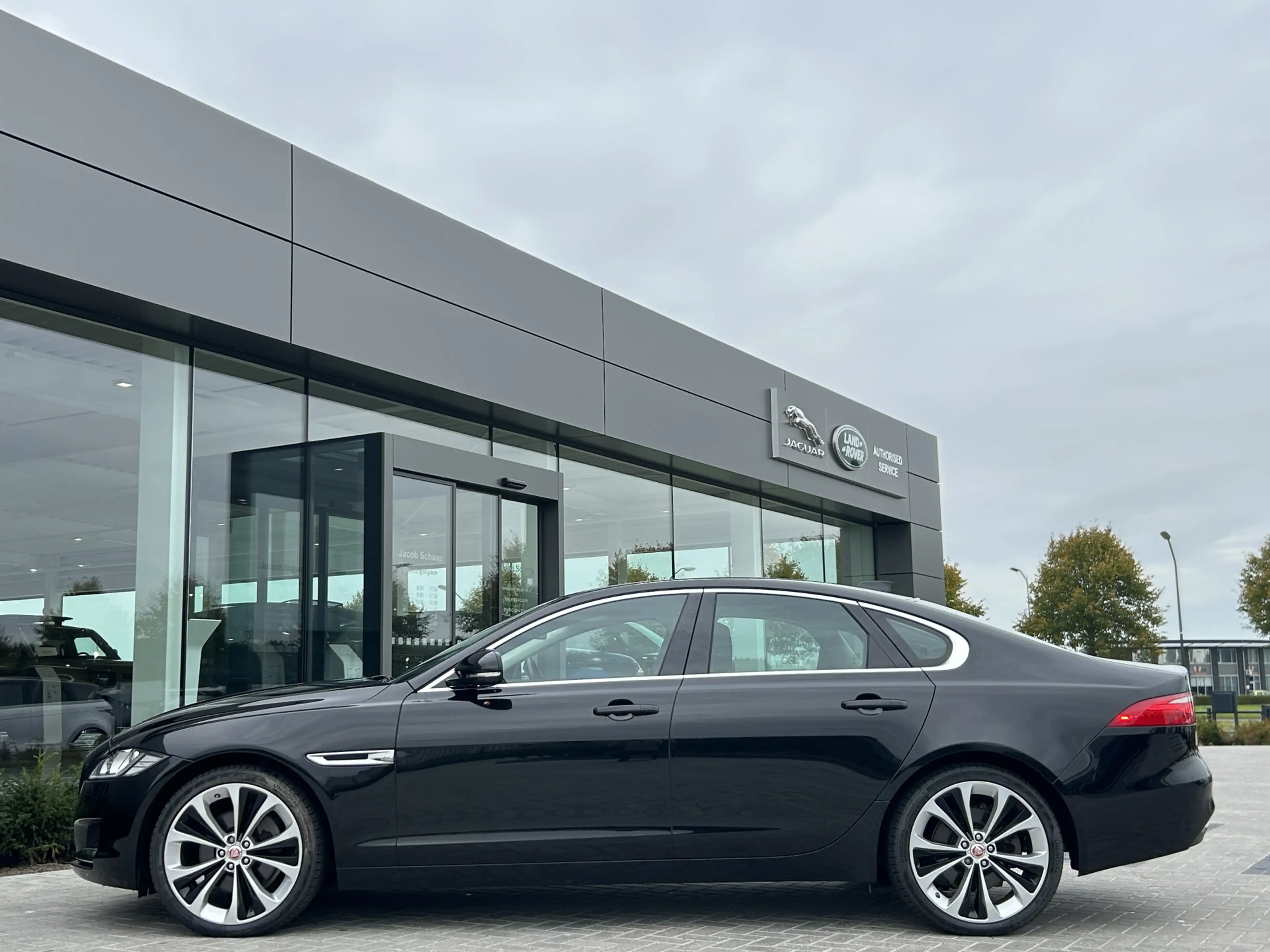 Jaguar XF 2.0 200pk Aut. Portfolio | Leder | Camera | 20'' D — photo 9