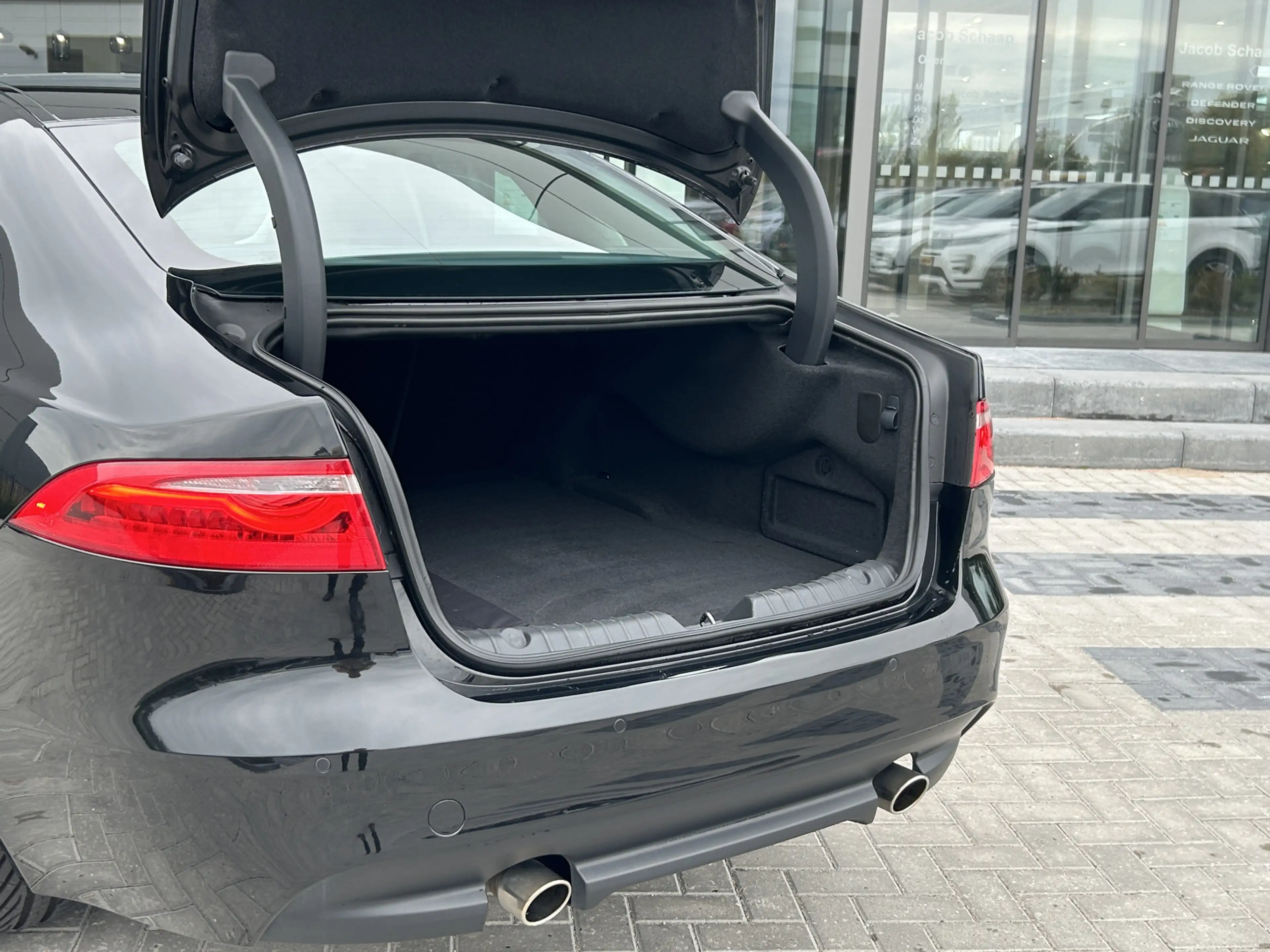 Jaguar XF 2.0 200pk Aut. Portfolio | Leder | Camera | 20'' D — photo 15