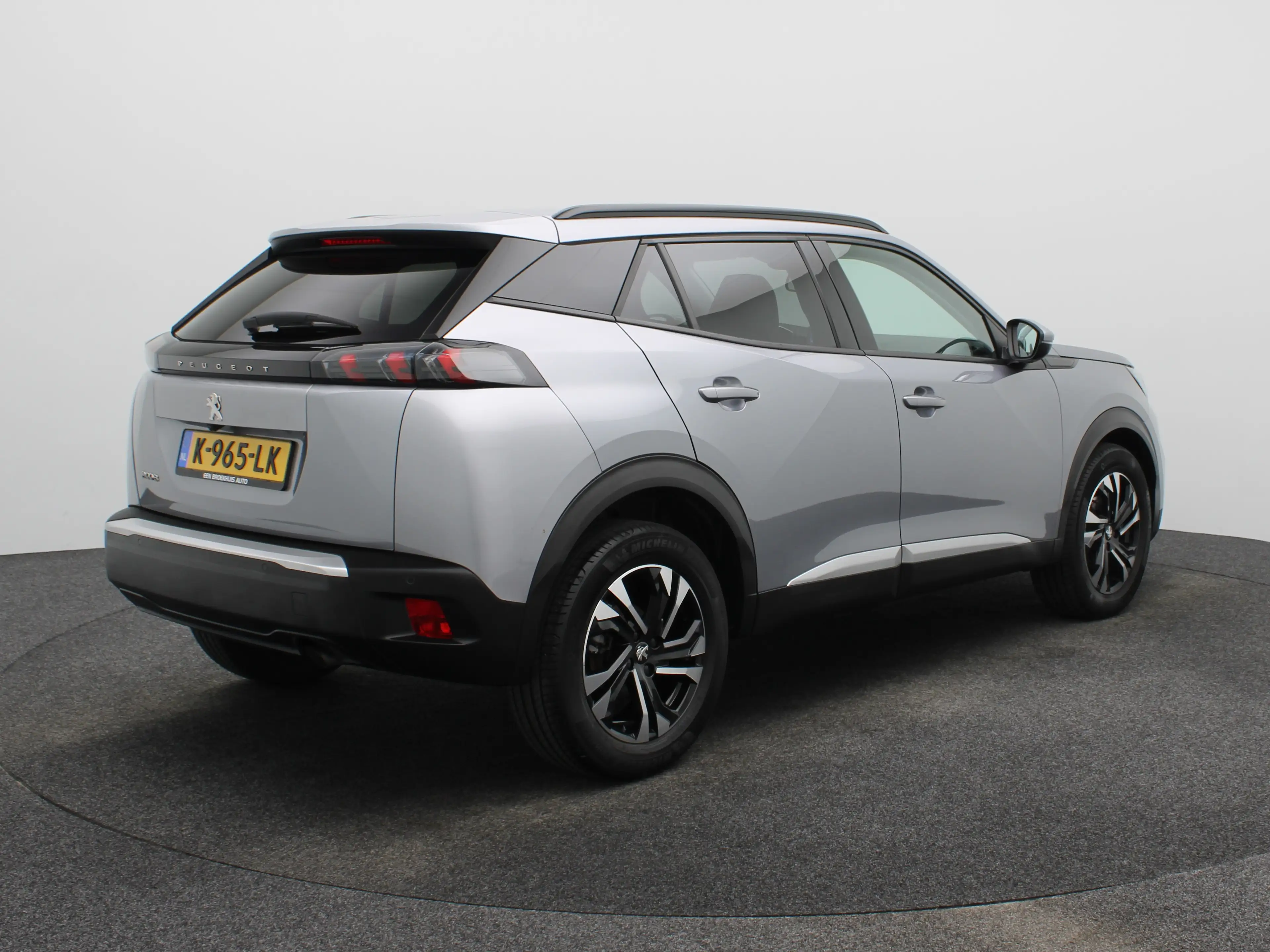 Peugeot 2008 1.2 PureTech Allure Pack Parkeensensoren | Apple C — photo 2