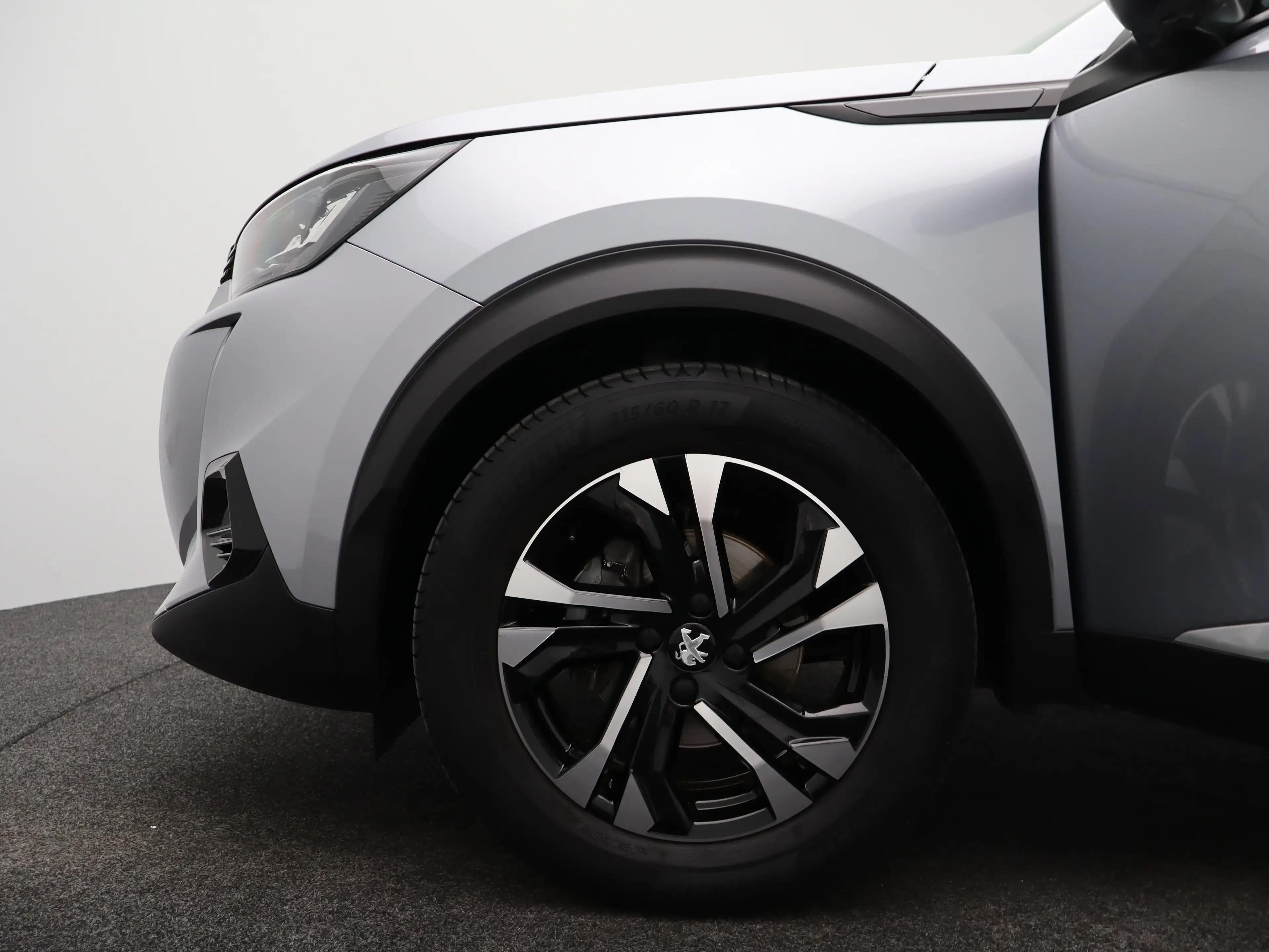 Peugeot 2008 1.2 PureTech Allure Pack Parkeensensoren | Apple C — photo 17