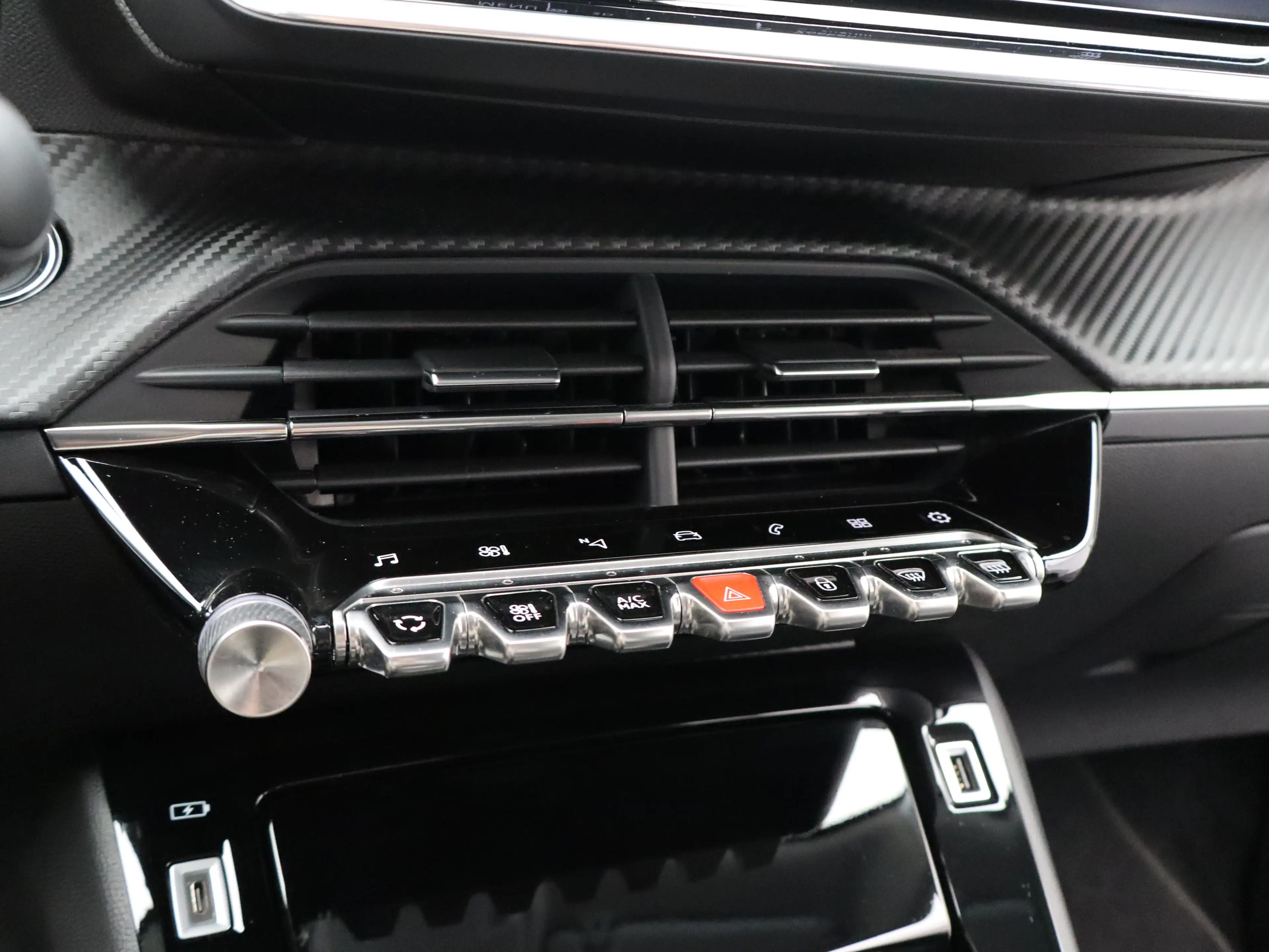 Peugeot 2008 1.2 PureTech Allure Pack Parkeensensoren | Apple C — photo 23