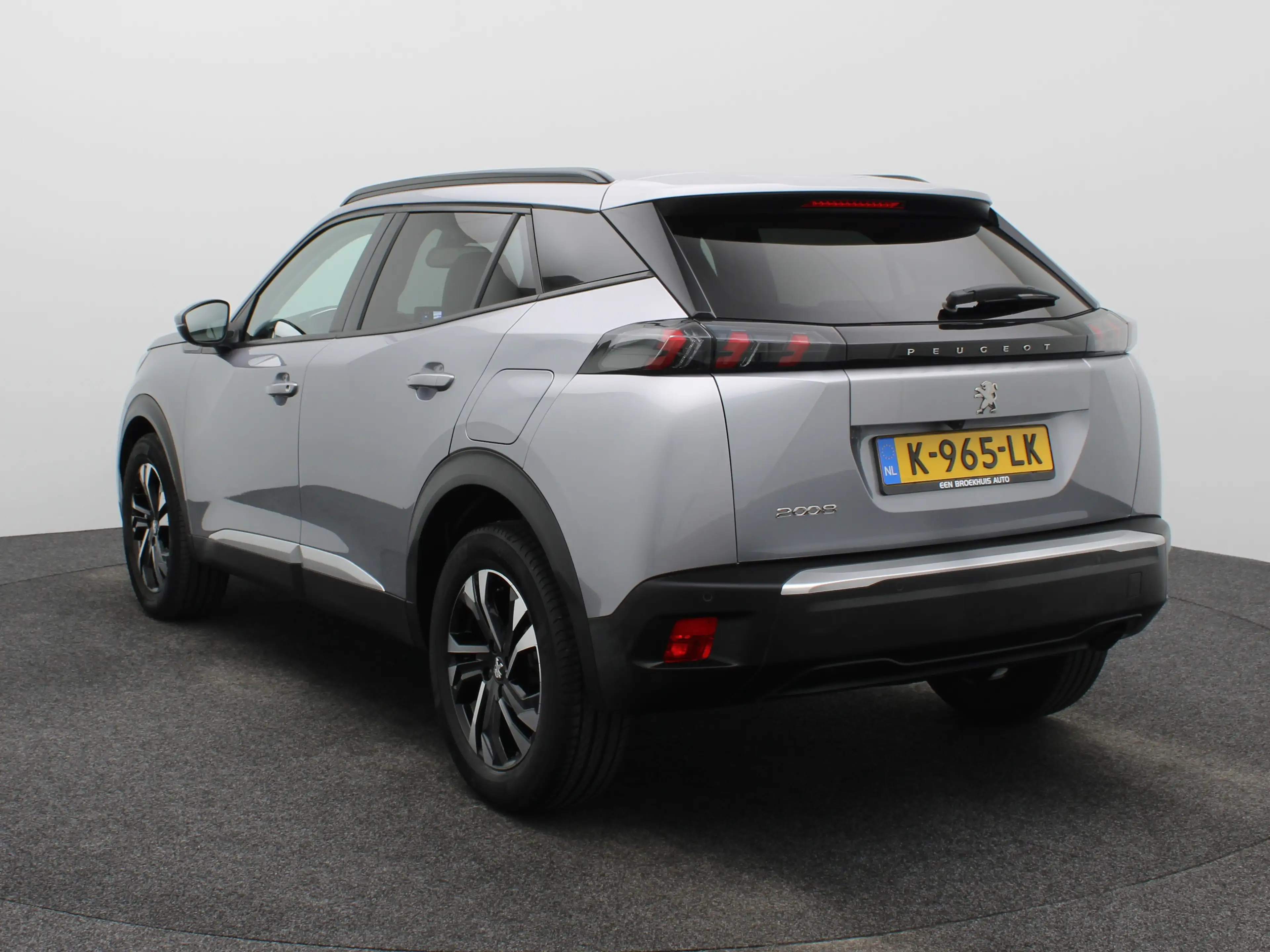 Peugeot 2008 1.2 PureTech Allure Pack Parkeensensoren | Apple C — photo 10