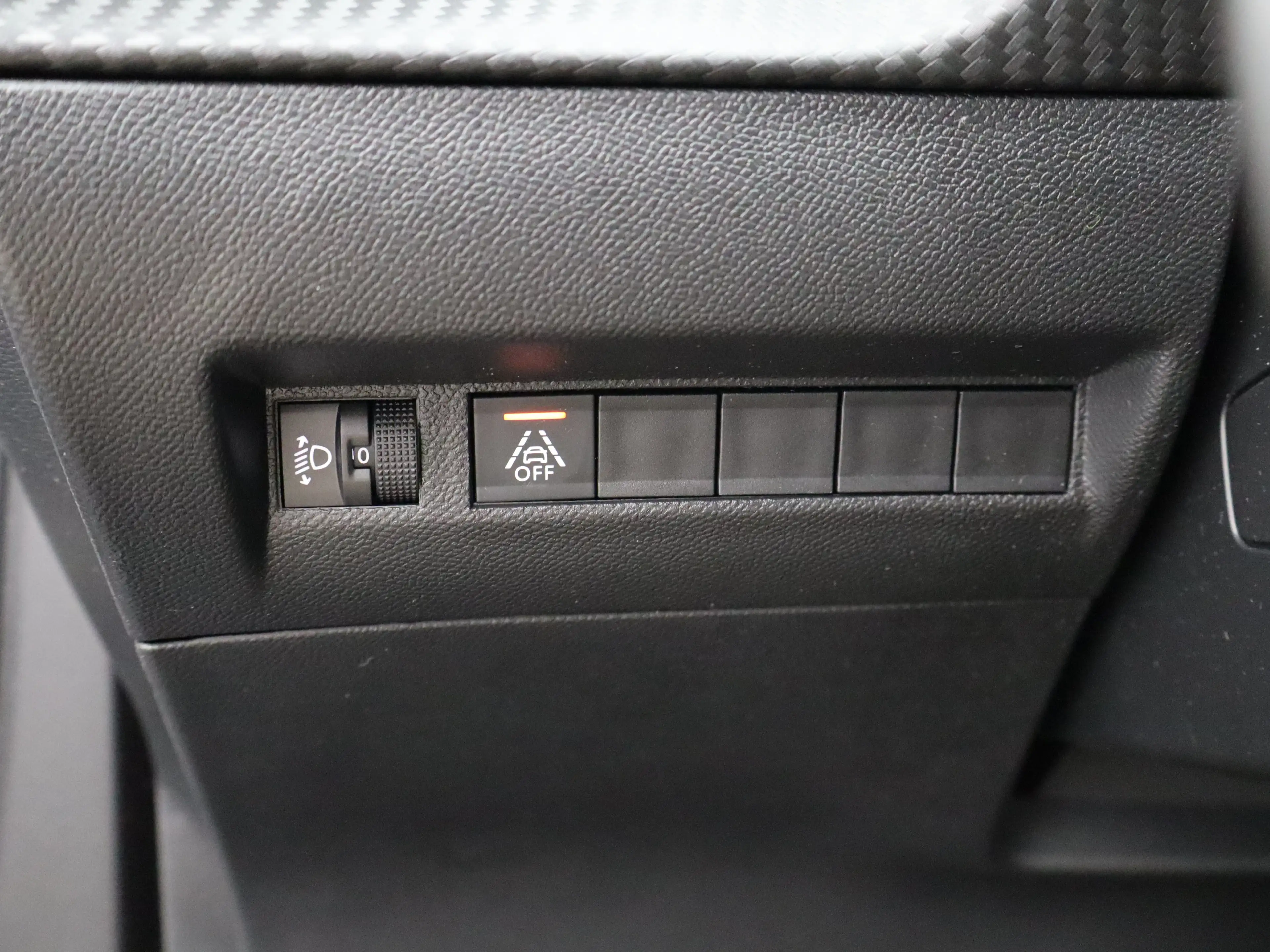Peugeot 2008 1.2 PureTech Allure Pack Parkeensensoren | Apple C — photo 27