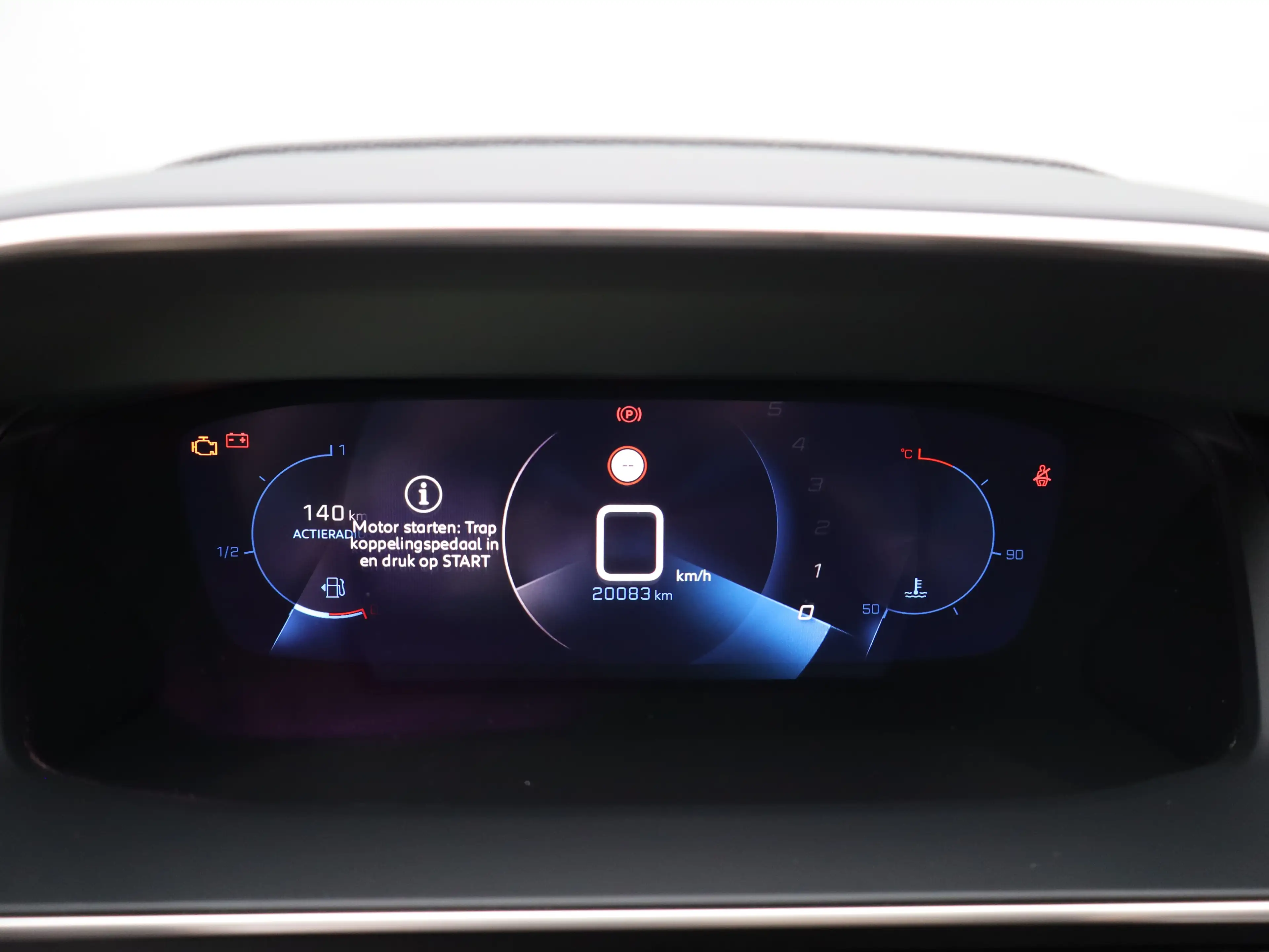 Peugeot 2008 1.2 PureTech Allure Pack Parkeensensoren | Apple C — photo 4