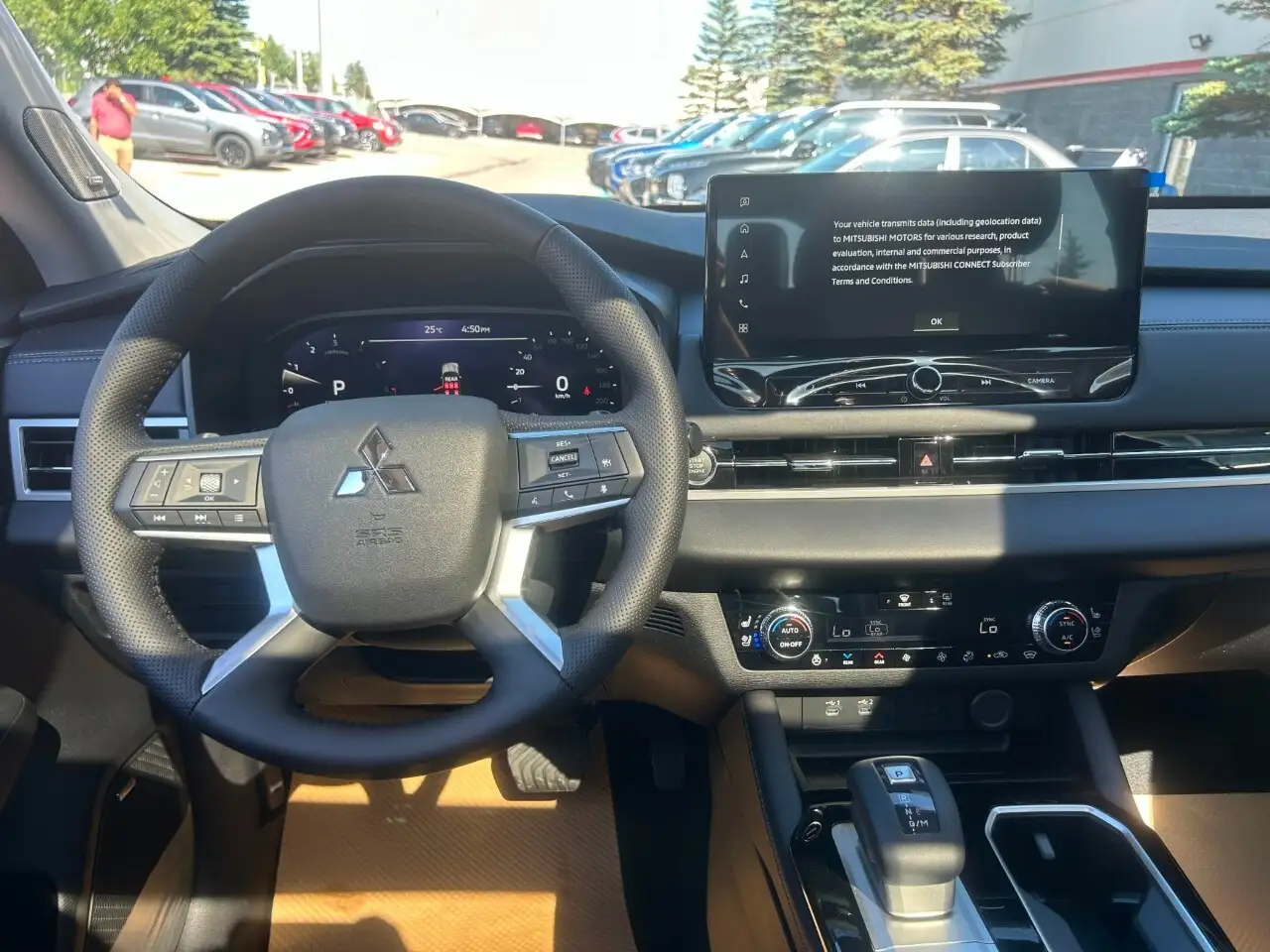 Mitsubishi Outlander снимка Mitsubishi Outlander
