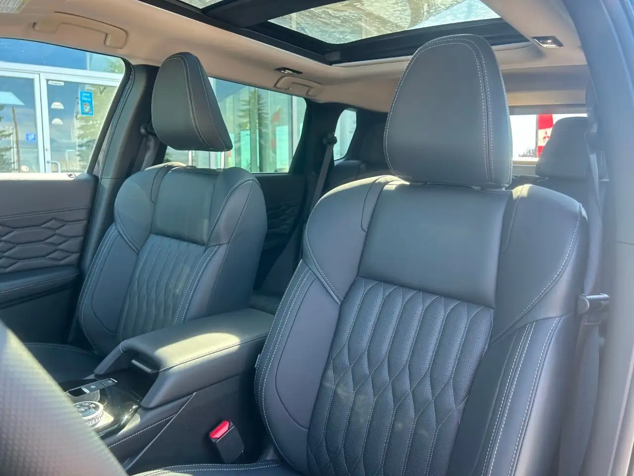Mitsubishi Outlander снимка Mitsubishi Outlander