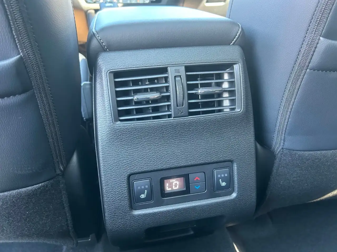 Mitsubishi Outlander снимка Mitsubishi Outlander