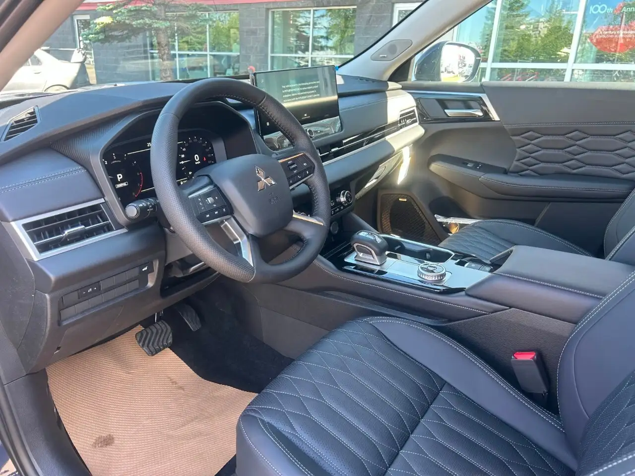 Mitsubishi Outlander снимка Mitsubishi Outlander