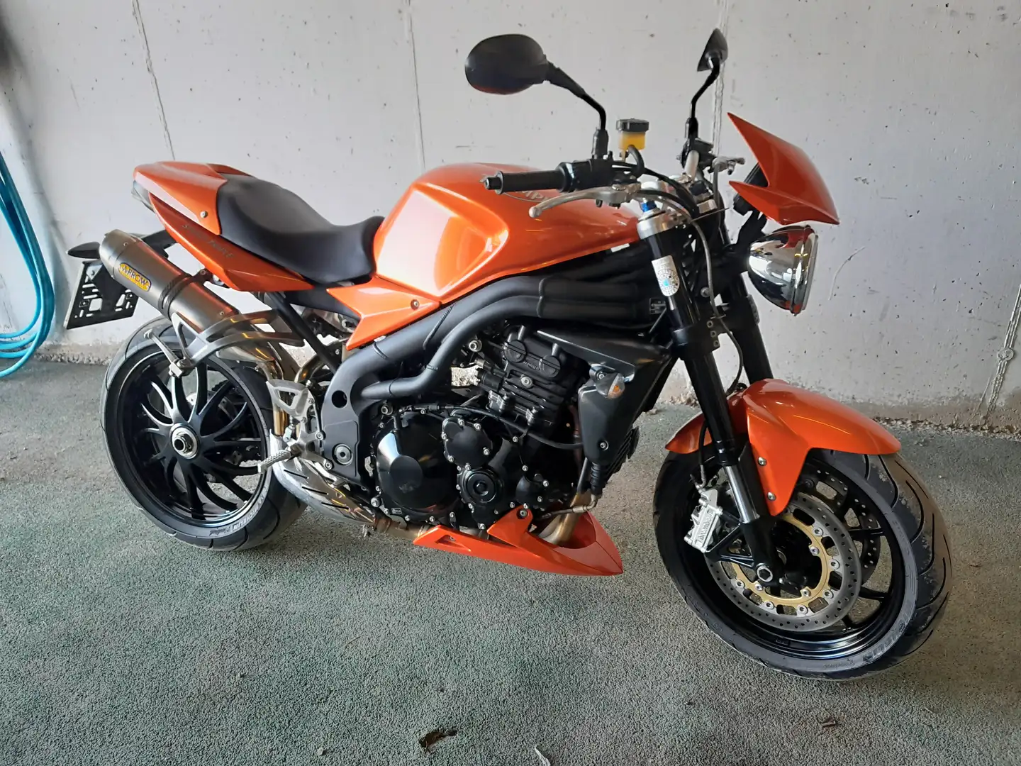 Triumph Speed Triple 1050 Portocaliu - 2